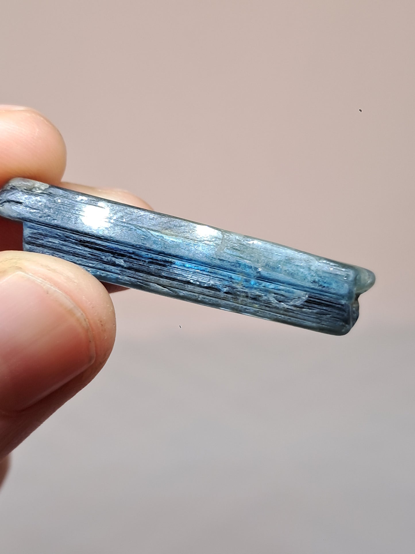 Piedra natural cianita azul (Nepal) n.° KY23