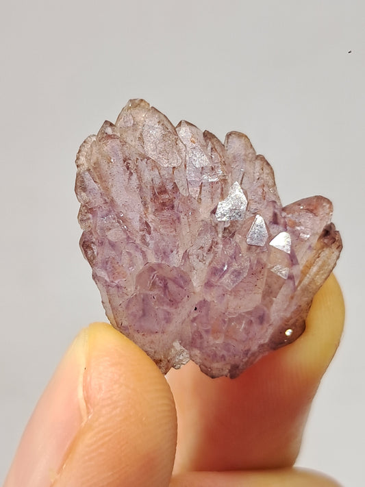 Cúmulo de Amatista en Cetro con inclusiones "Super Seven" (Karur) | Piedra Natural | Ejemplar Mineral n.° KA92