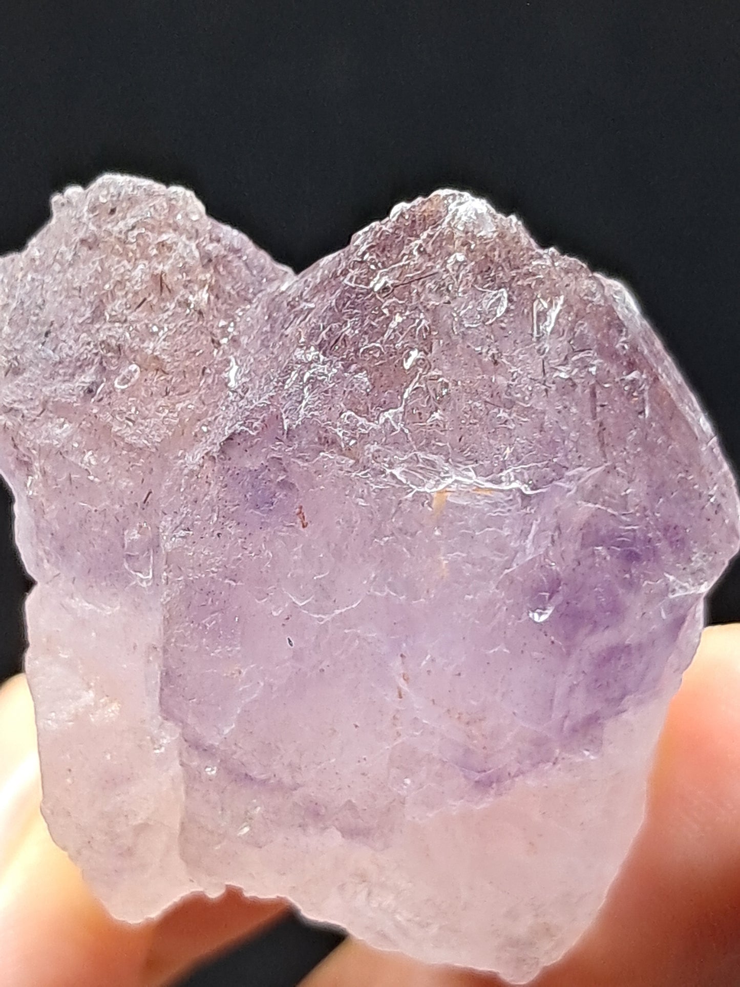 Punta de cristal de amatista grabada con cetro maclado (Karur) | Piedra natural | Ejemplar mineral n.° KA91