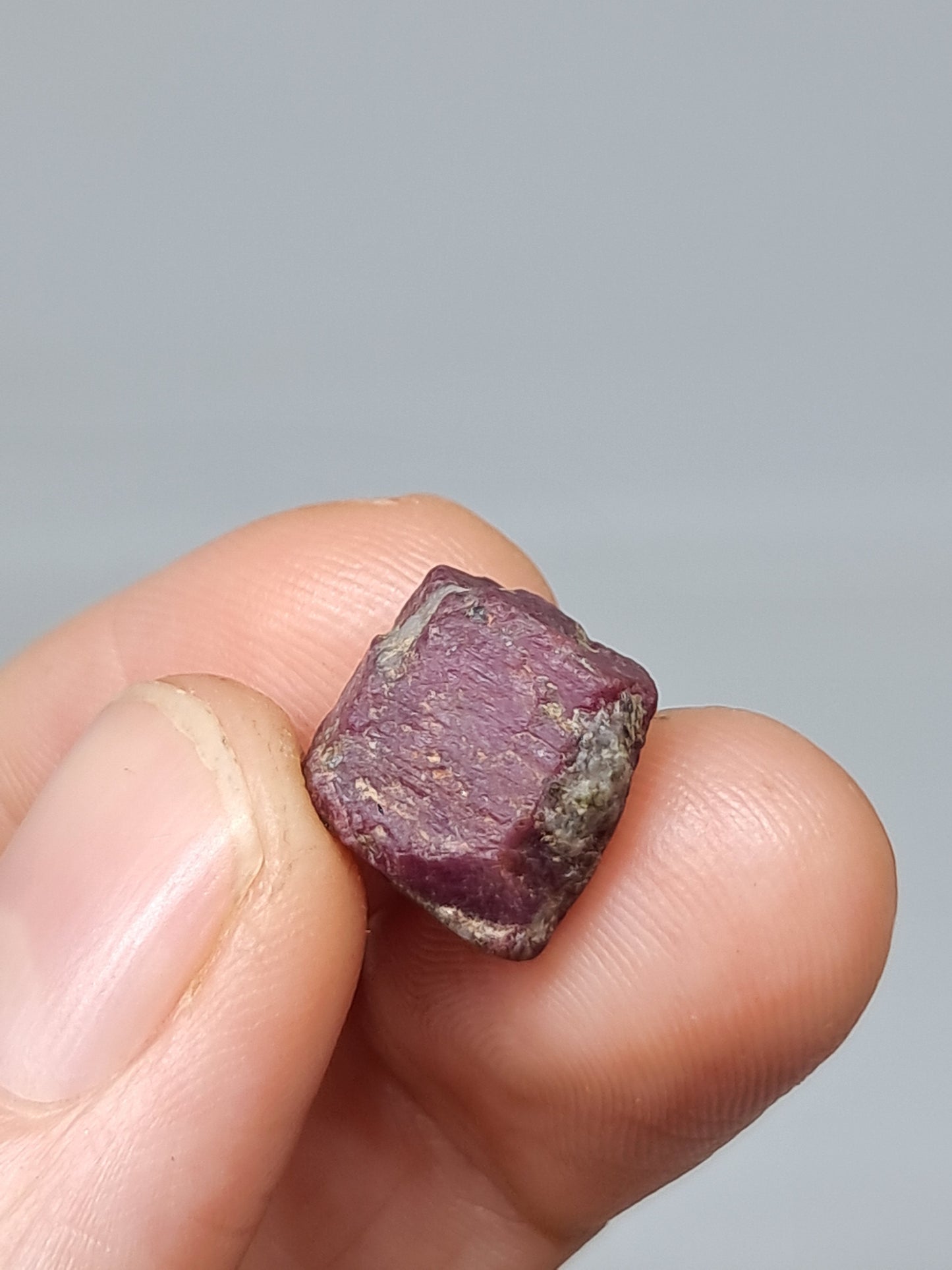 Cristal de rubí en bruto (Tamil Nadu) Piedra natural | Muestra de mineral #RB21