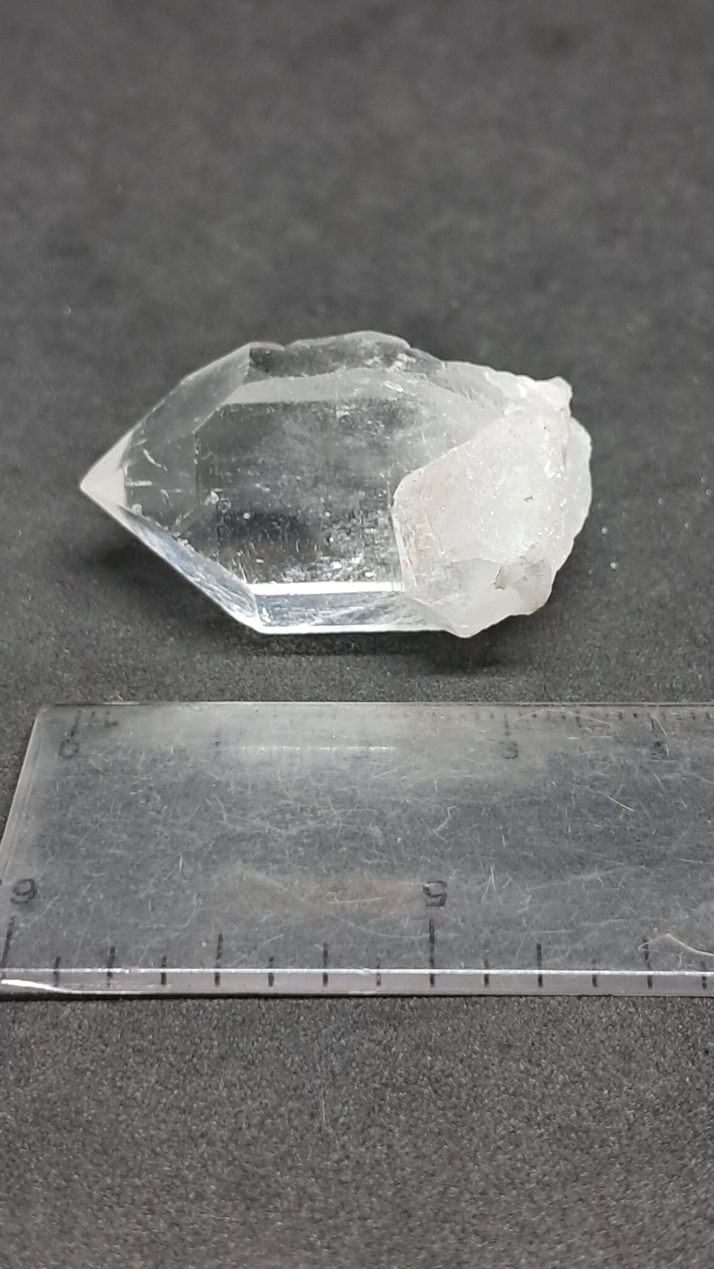 Cuarzo del Himalaya con gemelo penetrante | Terminación escalonada | Ejemplar mineral n.° CH78