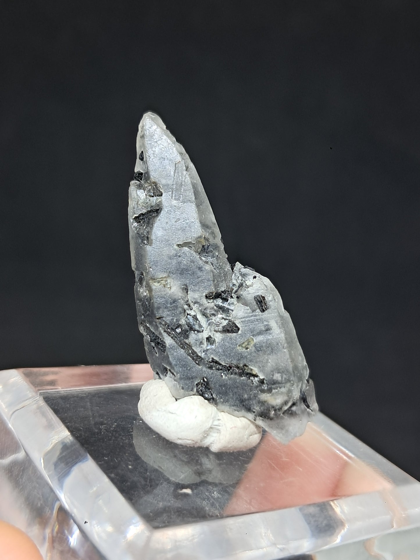 Punta de cuarzo turmalinado (Karur) Cristal natural | Muestra de mineral #TQ30
