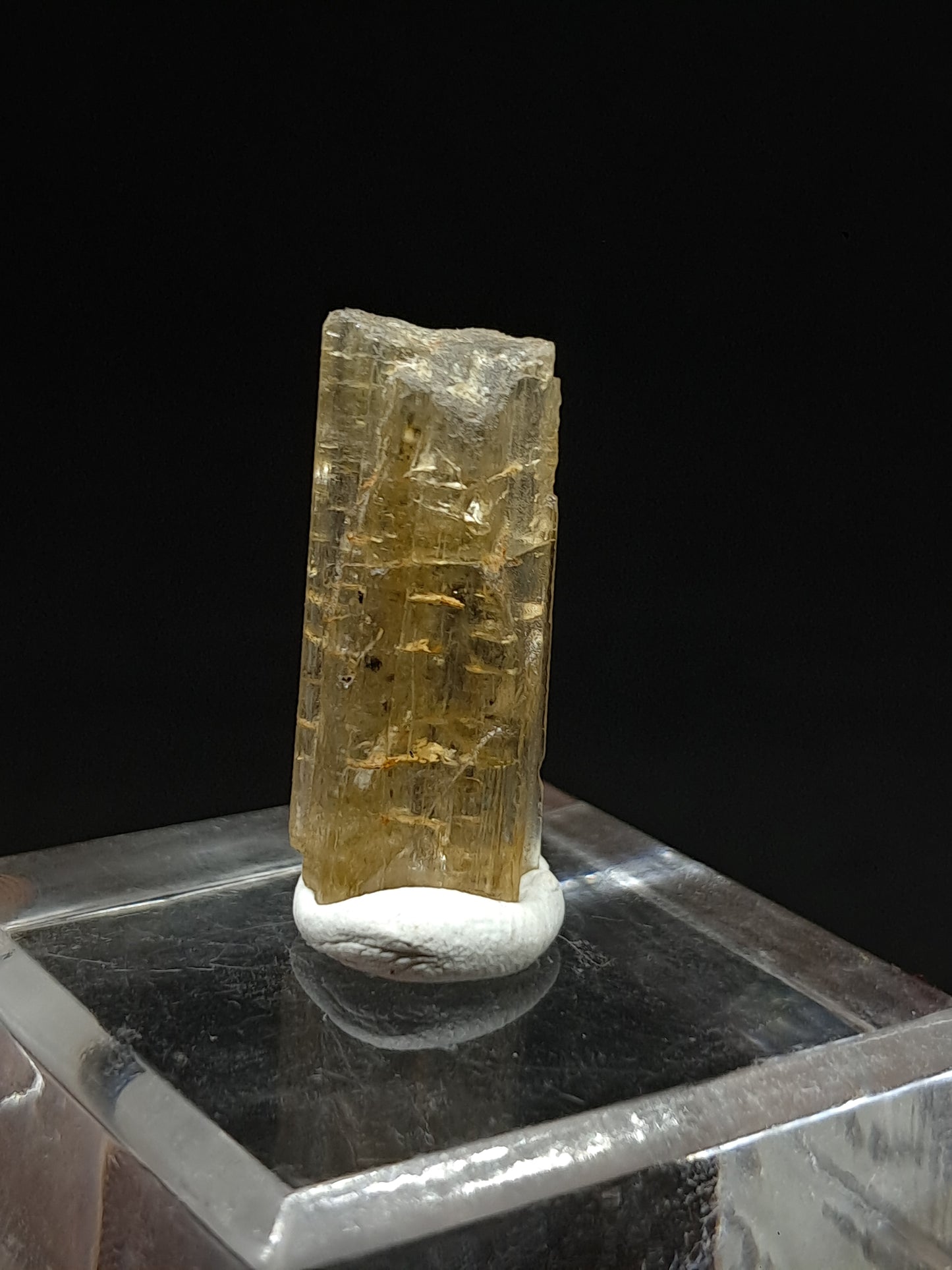 Fluorescent Natural Scapolite Crystal (Karur) UV Reactive | Rough Stone | Mineral Specimen #SCP13