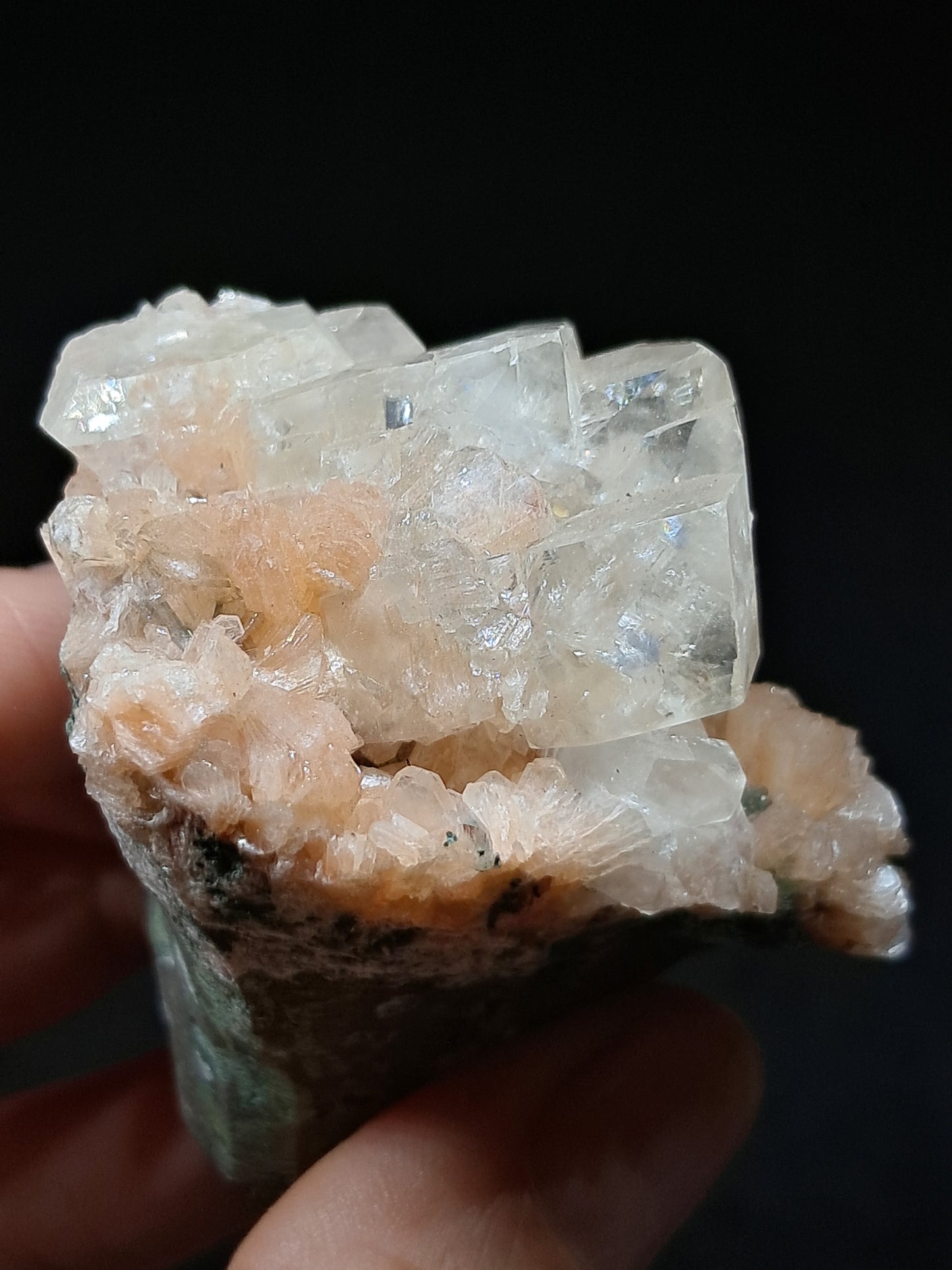 Calcita con estellerita en matriz de basalto (Ajanta) Cristal natural | Piedra en bruto | Muestra mineral #CA40