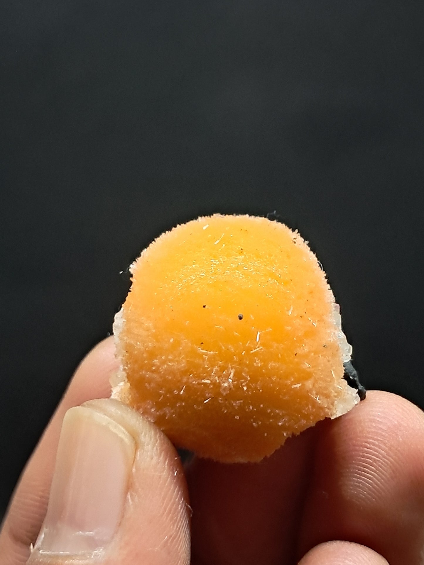 Muestra de mineral de Thomsonita con mesolita (Madhya Pradesh) | Zeolita n.° THM8