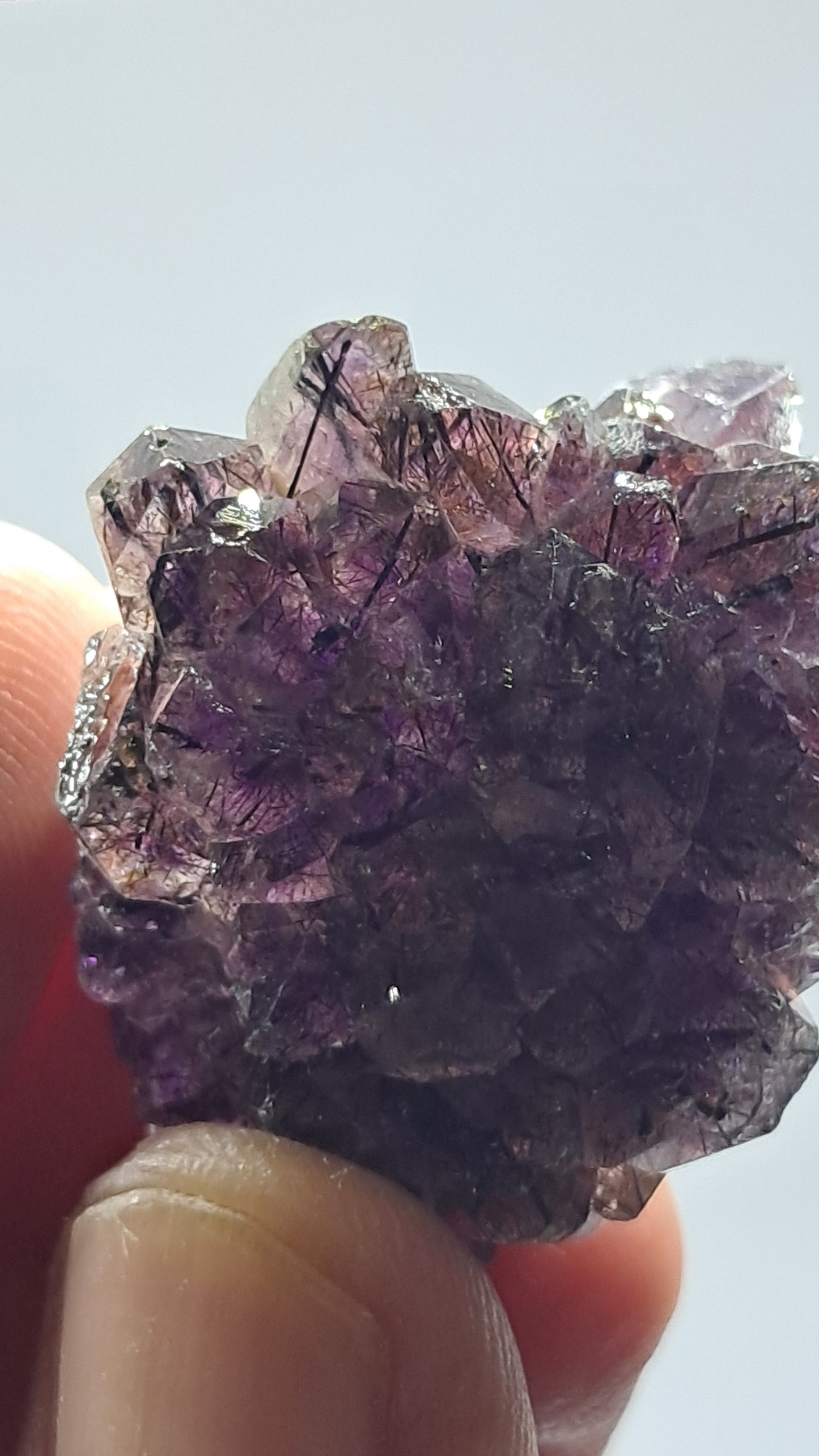 Amatista Elestial Morada Oscura sobre Cuarzo | Inclusiones de Hematita Goethita Rutilo | Cristal Natural | Muestra Mineral #KA194