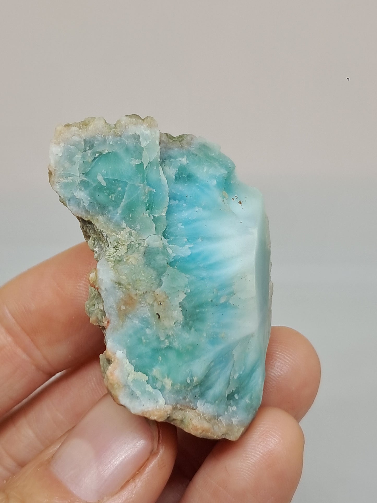Trozo de Larimar (República Dominicana) en bruto | Roca natural n.° LM22