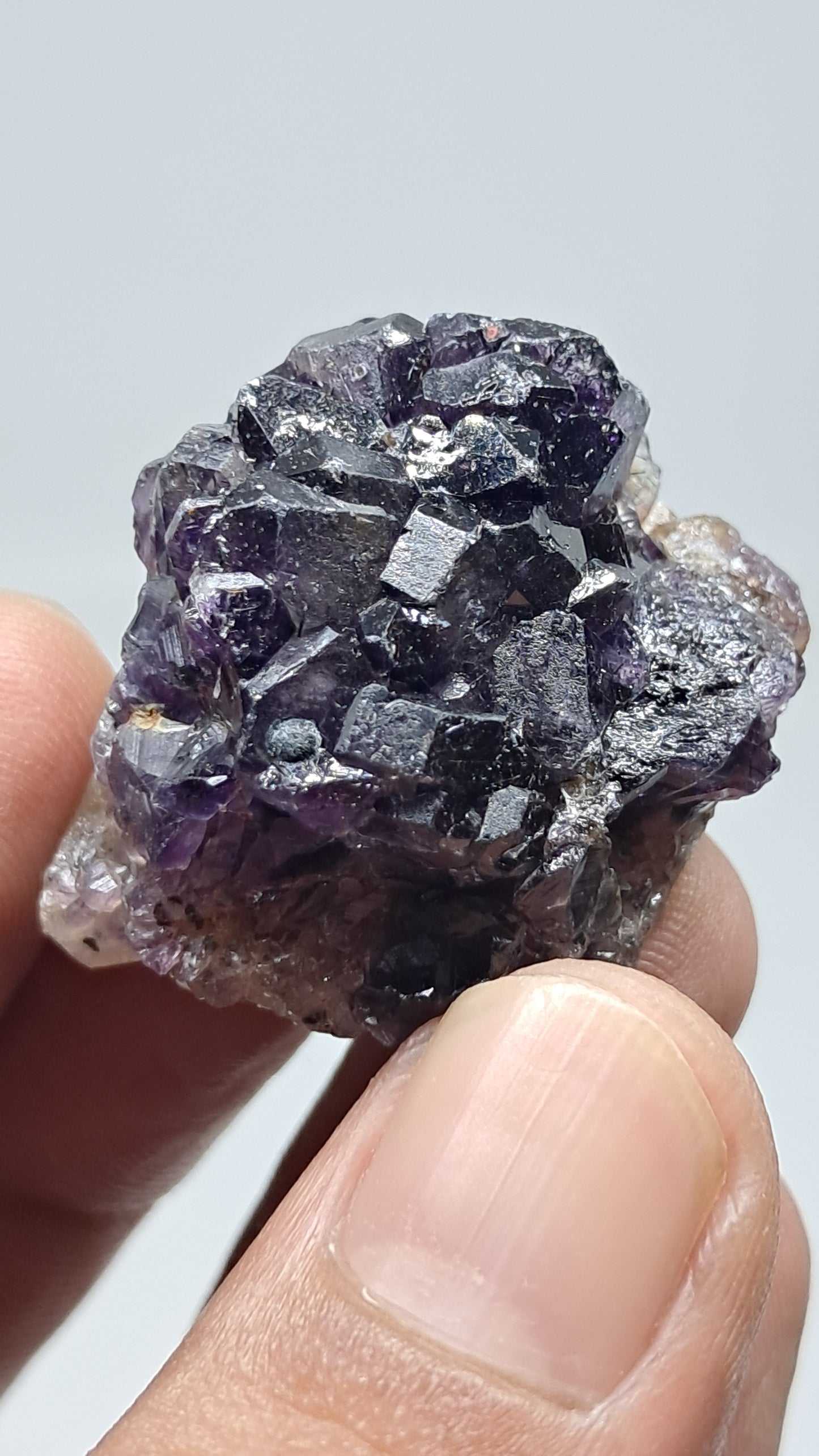 Amatista Elestial Morada Profunda sobre Cuarzo | Inclusiones de Hematita Goethita Rutilo | Cristal Natural | Muestra Mineral #KA195