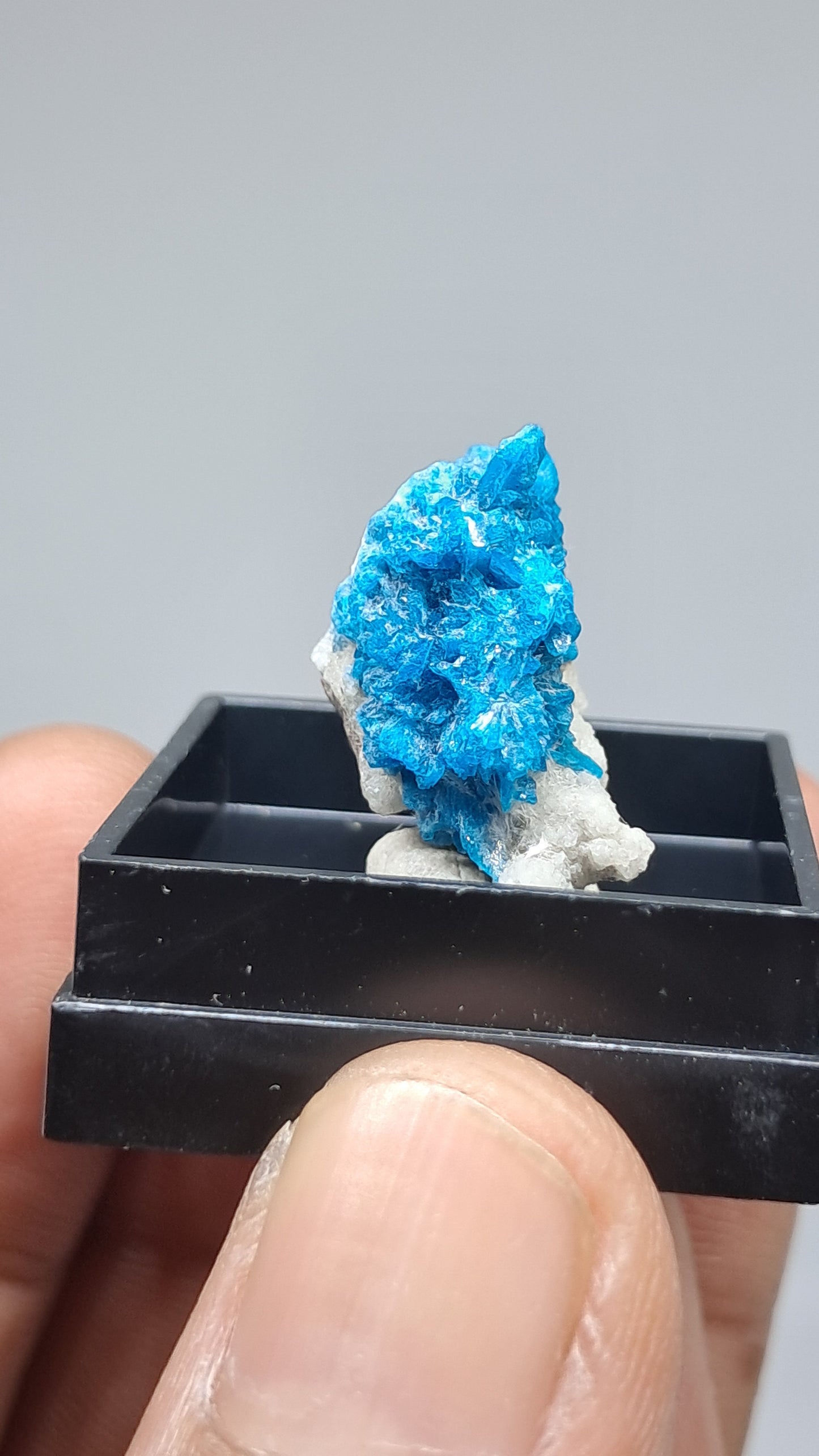 Pentagonita en Matriz de Heulandita (Wagholi) Cristal en Bruto | Piedra Natural | Raro Espécimen Mineral #CV71