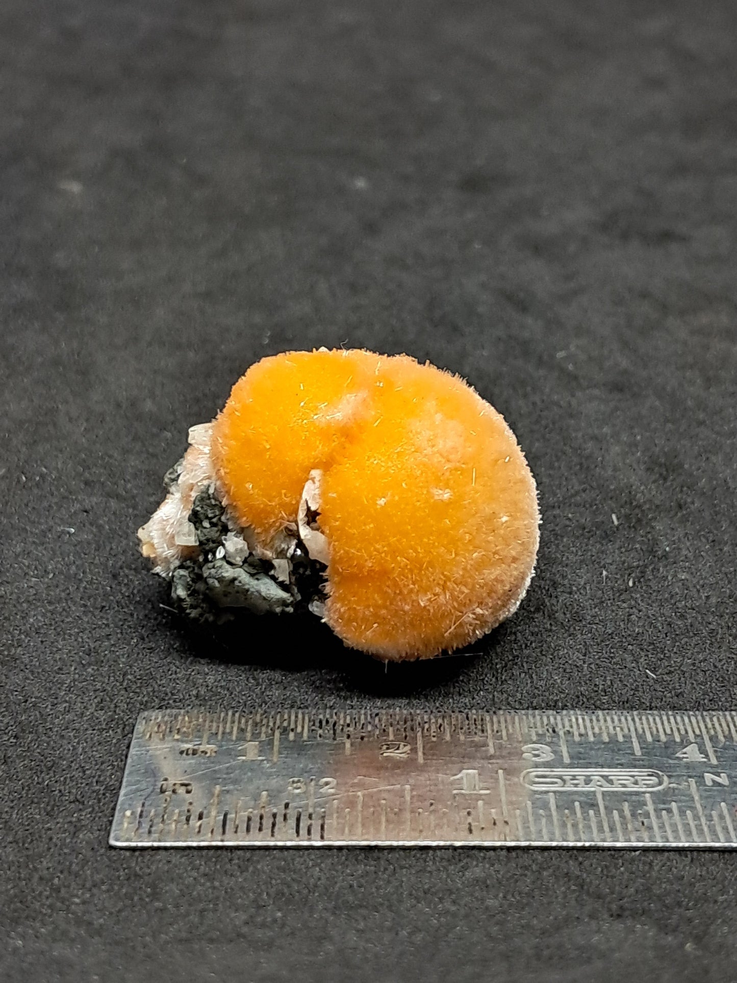 Muestra de mineral de Thomsonita con mesolita (Madhya Pradesh) | Zeolita n.° THM5