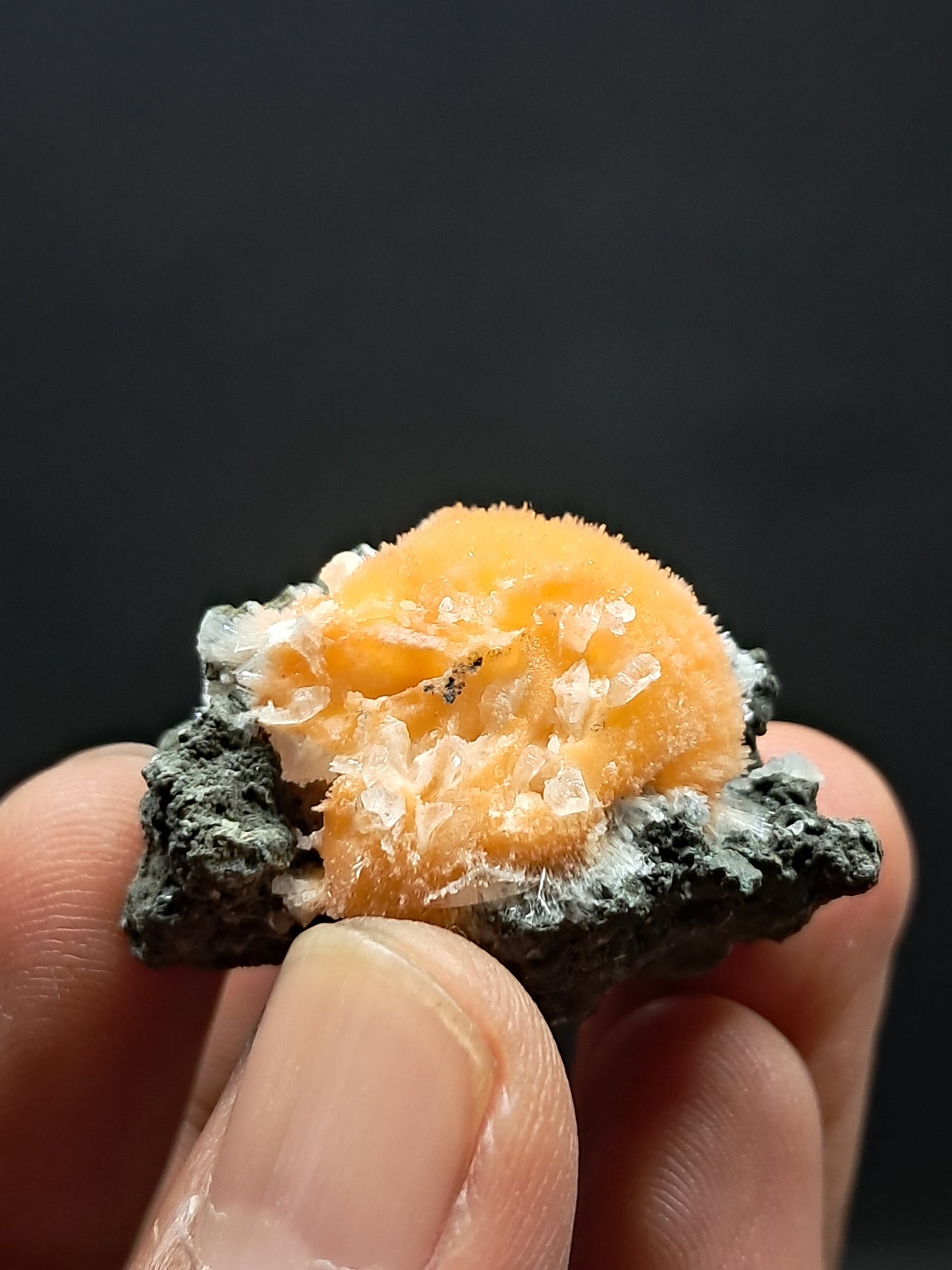 Muestra de mineral de Thomsonita con mesolita (Madhya Pradesh) | Zeolita n.° THM6