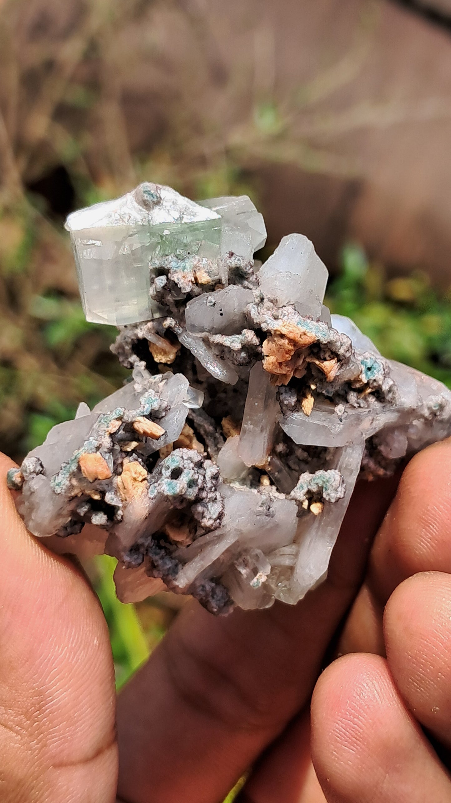 Apofilita Verde (Fluorapofilita) con Estilbita sobre Matriz (Ajanta) Cristal Natural | Muestra Mineral #GA18
