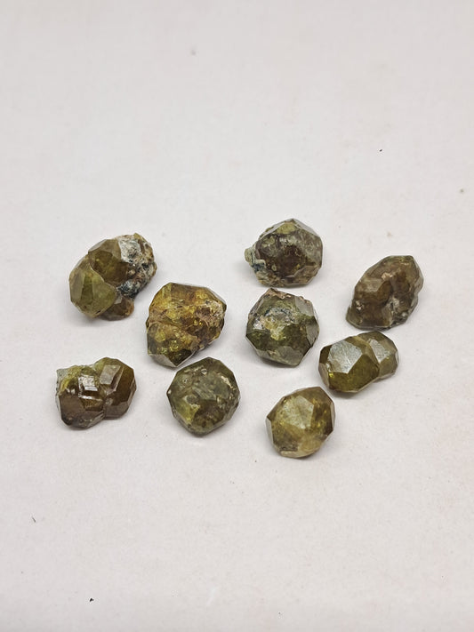 Granate Verde (México) Cristal Bruto *Diferentes Tamaños* Piedra Natural #GR14