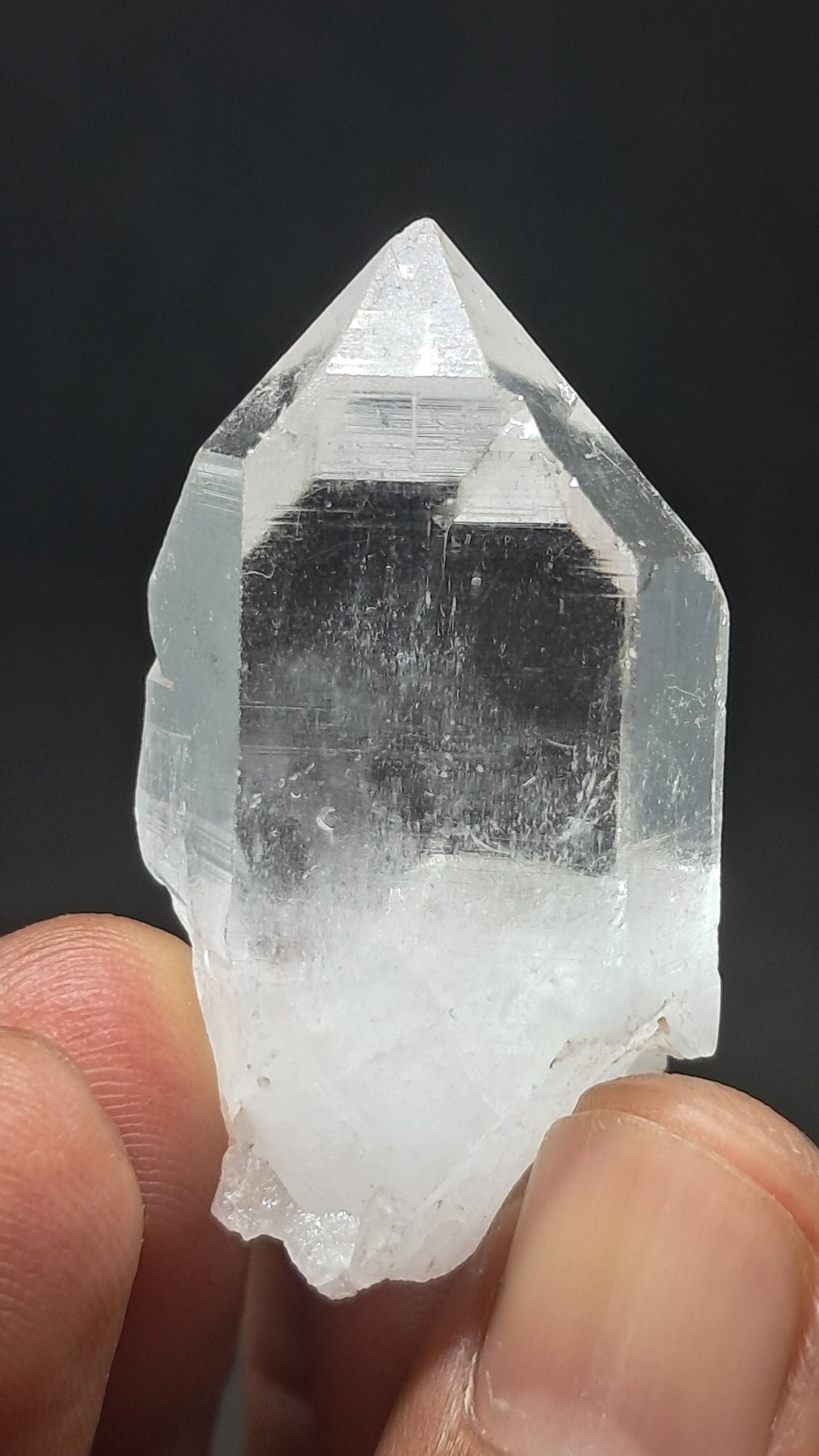 Cuarzo del Himalaya con gemelo penetrante | Terminación escalonada | Ejemplar mineral n.° CH78