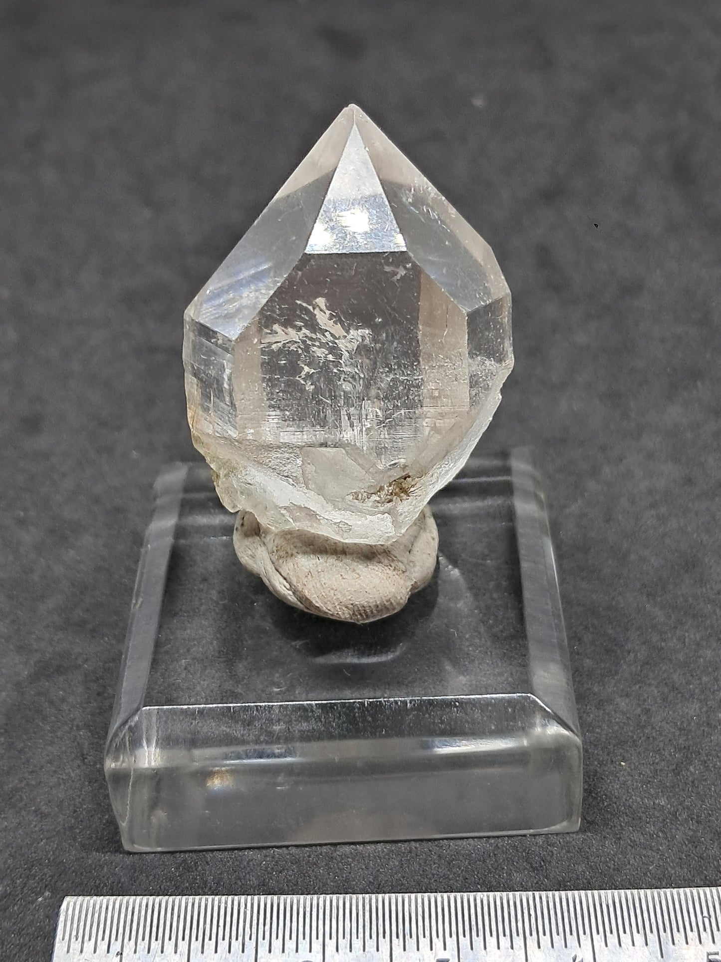 Cuarzo transparente del Himalaya con inclusiones de rutilo | Punta de cristal natural | Ejemplar mineral n.° CH62