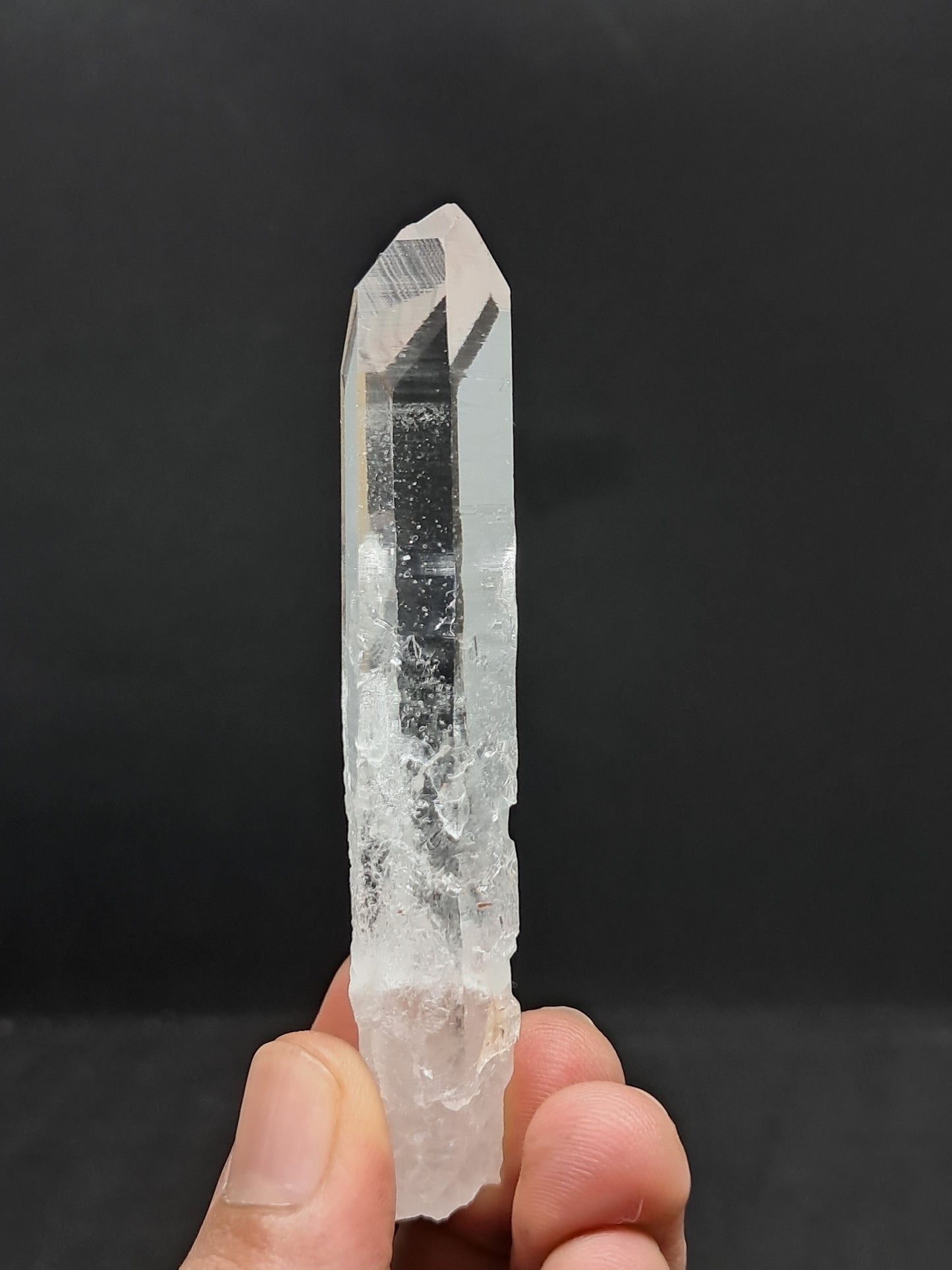 Cristal de cuarzo láser transparente (Santander, Colombia) Punta natural | Ejemplar mineral n.° COQ35