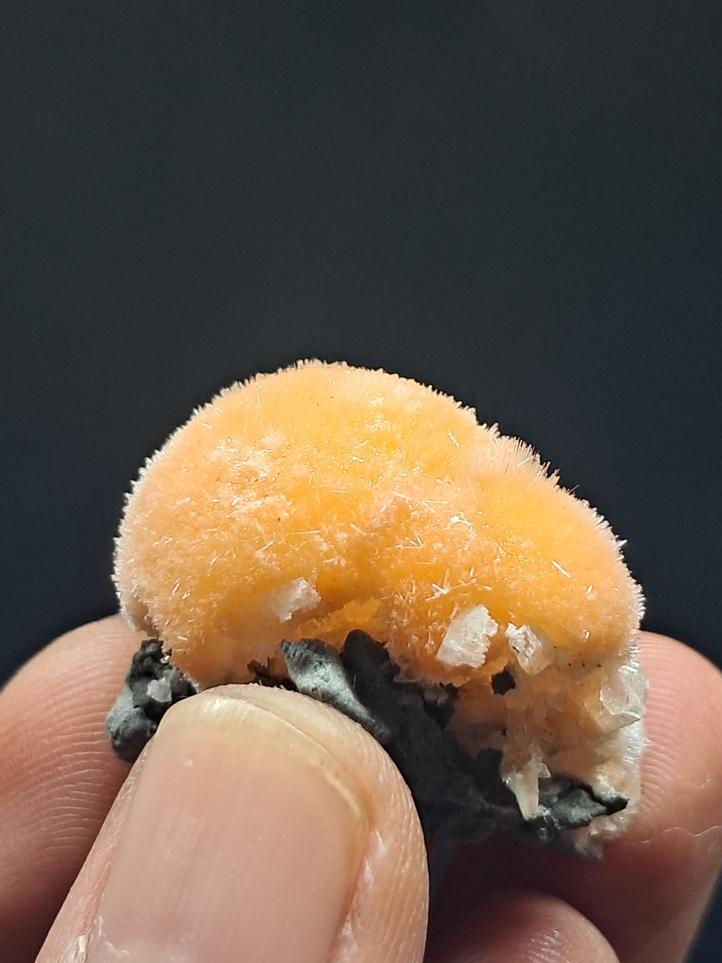 Muestra de mineral de Thomsonita con mesolita (Madhya Pradesh) | Zeolita n.° THM5