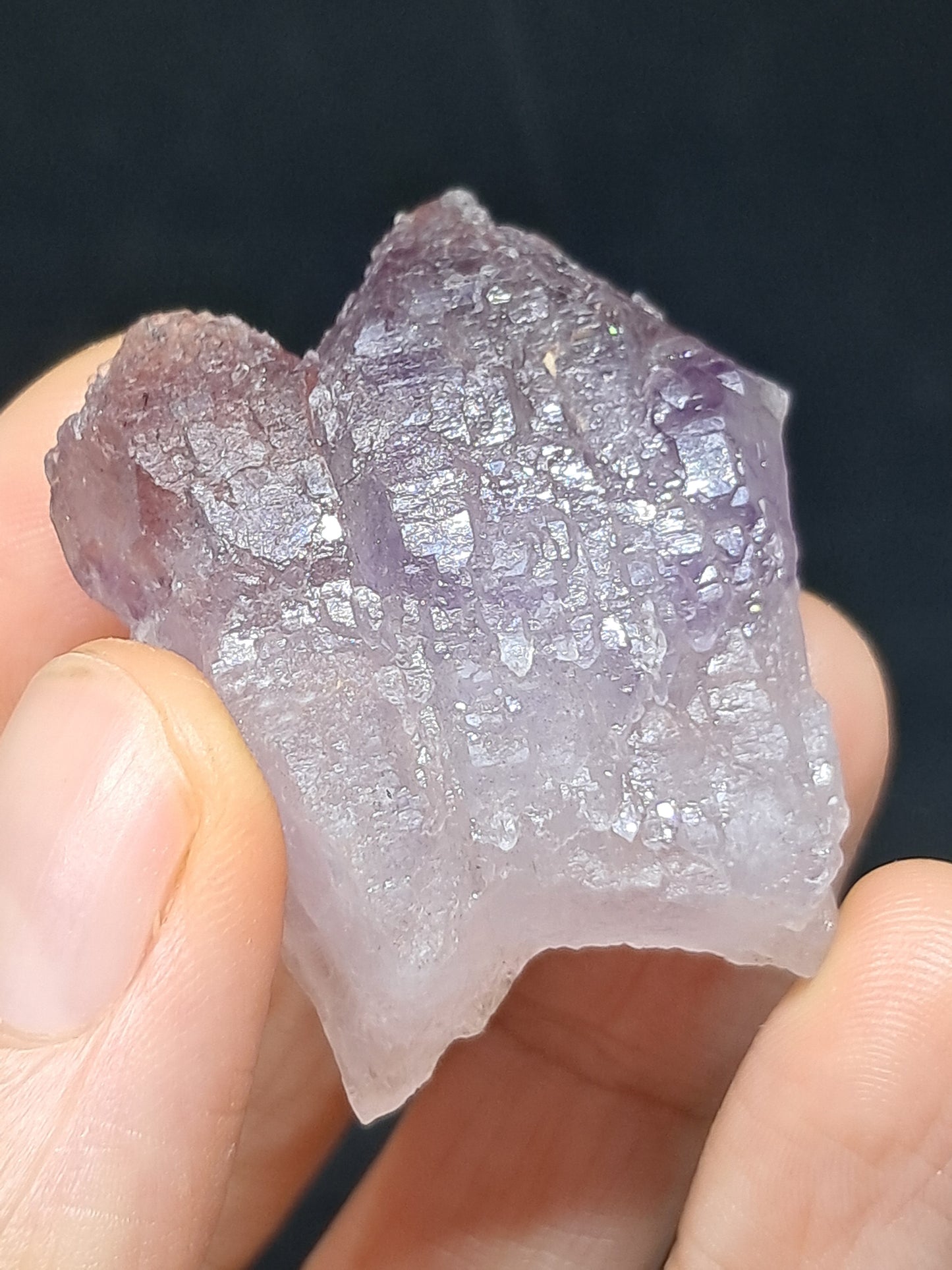Punta de cristal de amatista grabada con cetro maclado (Karur) | Piedra natural | Ejemplar mineral n.° KA91