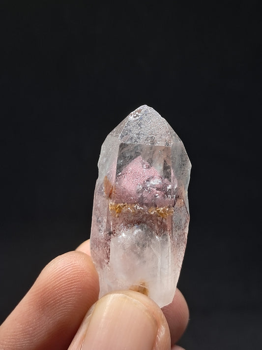 Punta de cristal natural de cuarzo fantasma hematita (Telangana) | Ejemplar mineral n.° HPQ37