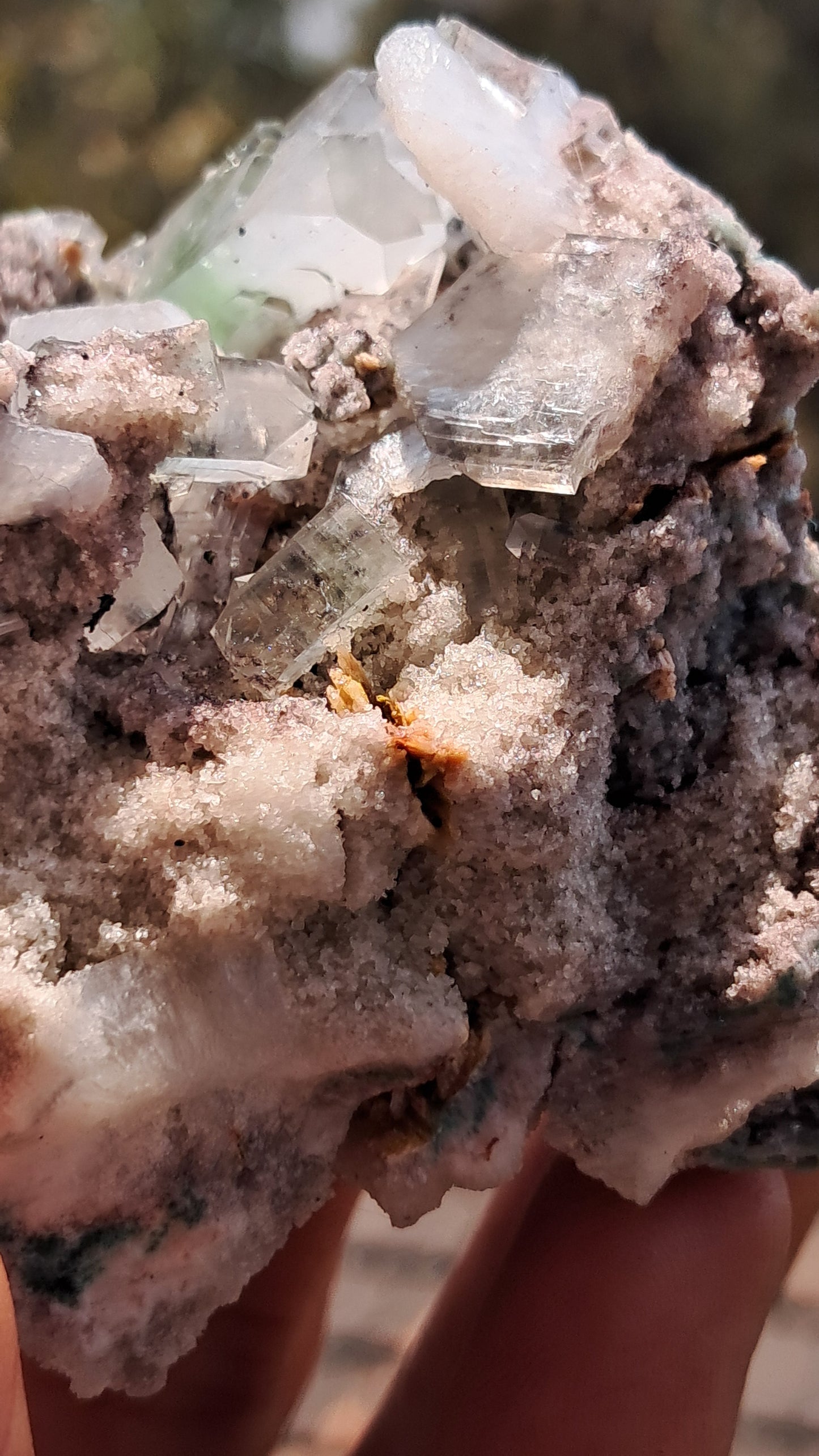 Apofilita Verde (Fluorapofilita) con Estilbita en Matriz (Ajanta) Cristal Natural | Muestra Mineral #GA16