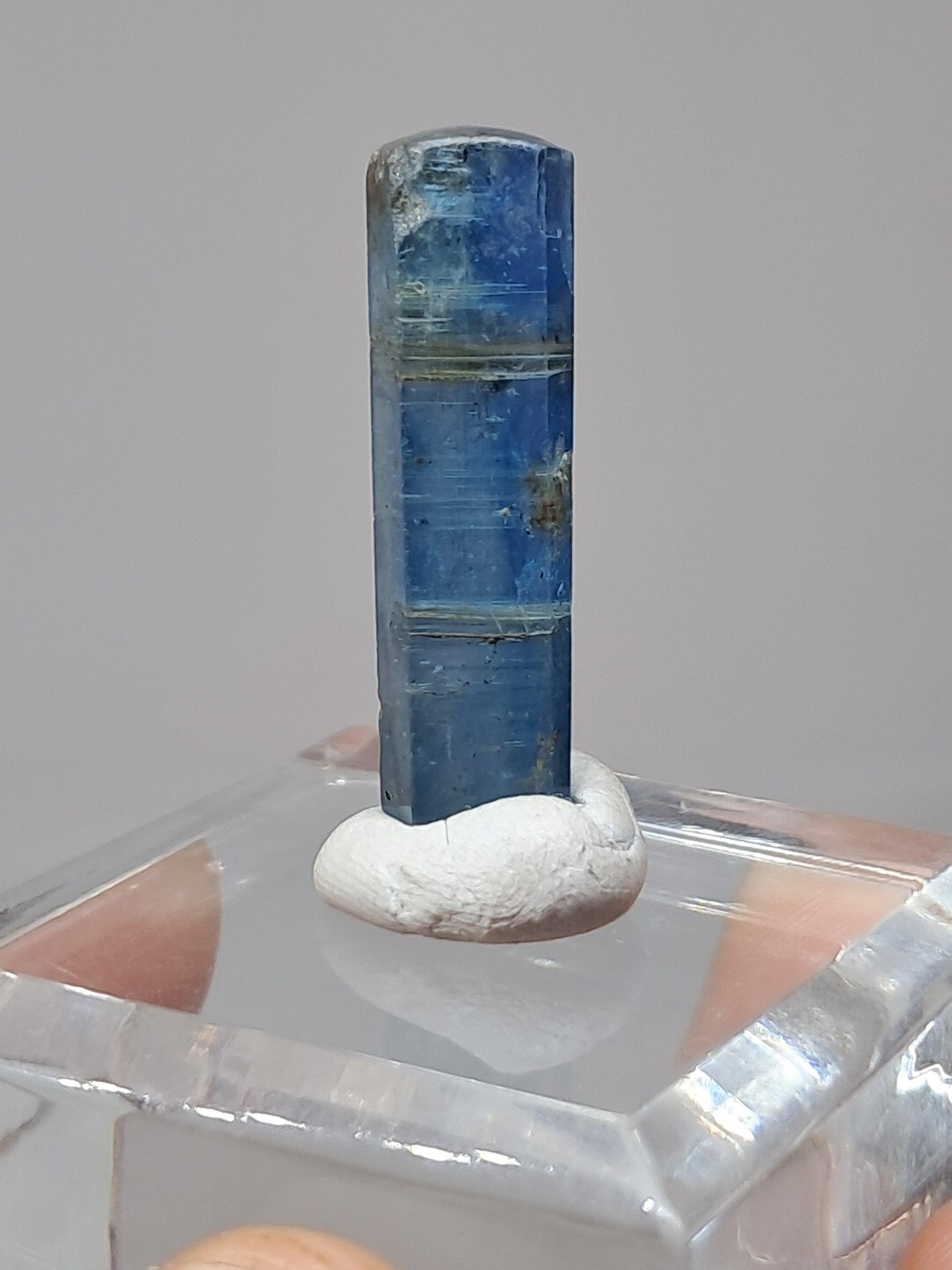 Cianita azul (Nepal) Cristal natural pulido n.° KY14