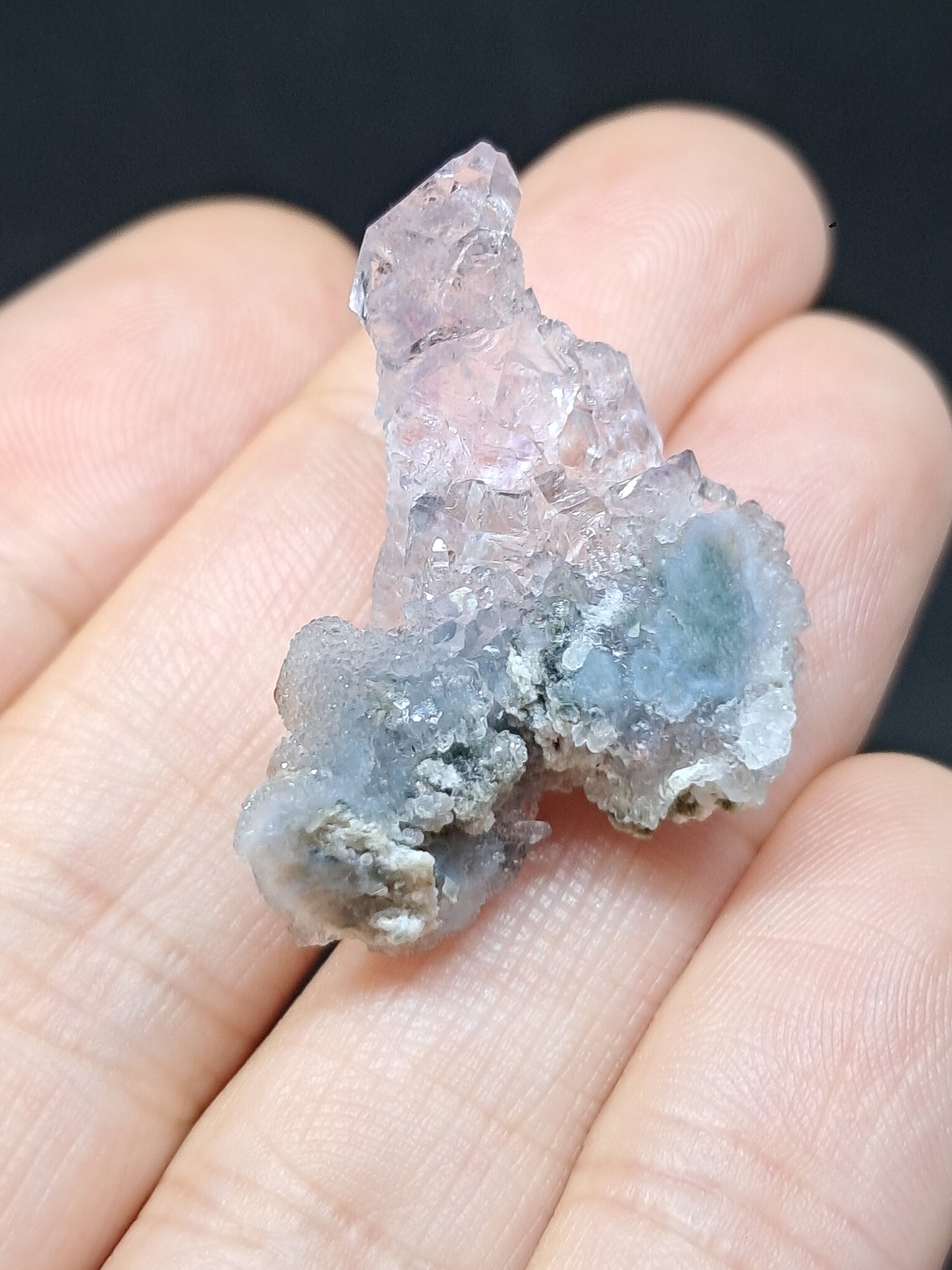 Cúmulo de cetro de amatista sobre matriz de calcedonia (Karur) | Piedra natural | Ejemplar mineral n.° KA71