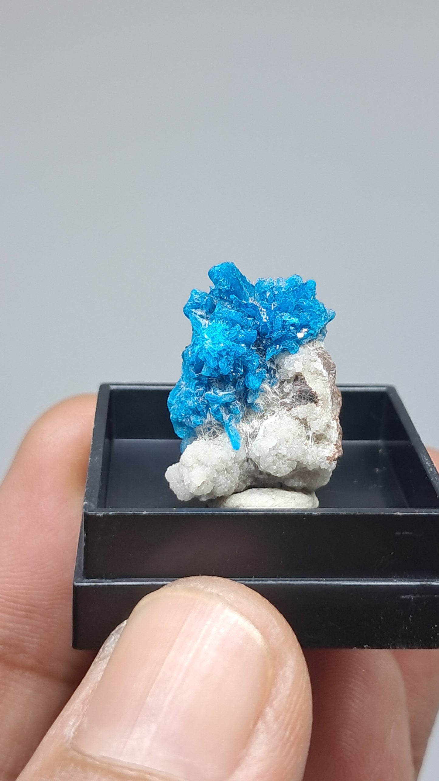 Pentagonita en Matriz de Heulandita (Wagholi) Cristal en Bruto | Piedra Natural | Raro Espécimen Mineral #CV71