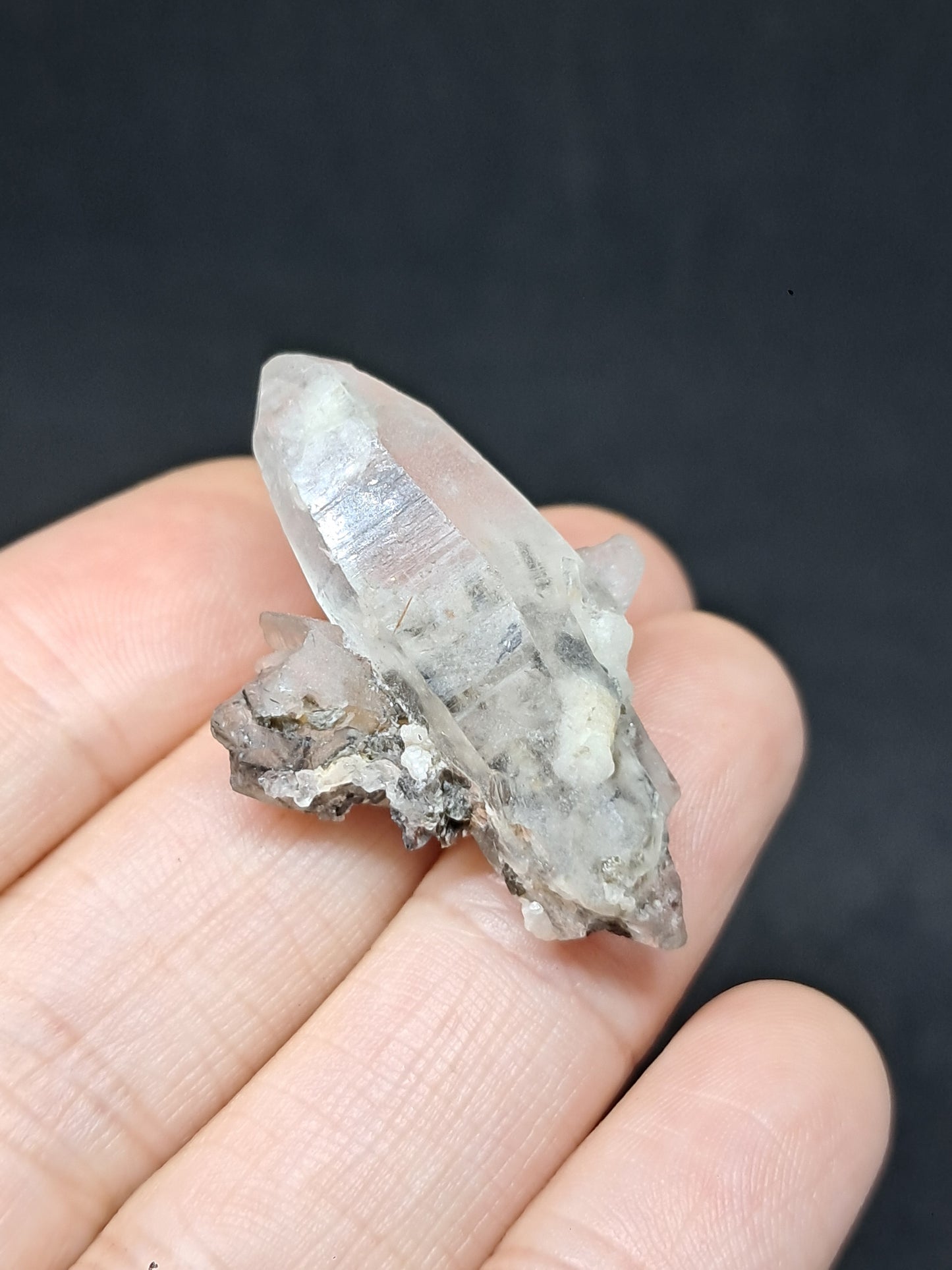 Punta de Cuarzo Turmalinado (Karur) Cristal Natural | Muestra Mineral #TQ32