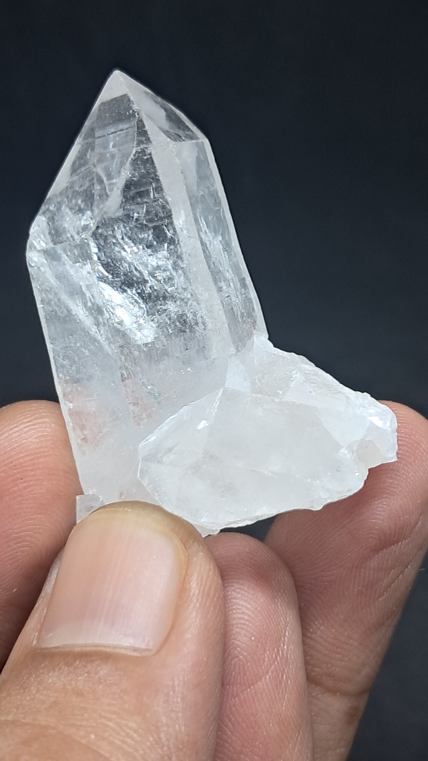 Punta autoportante de cuarzo del Himalaya | Cristal natural | Ejemplar mineral n.° CH76
