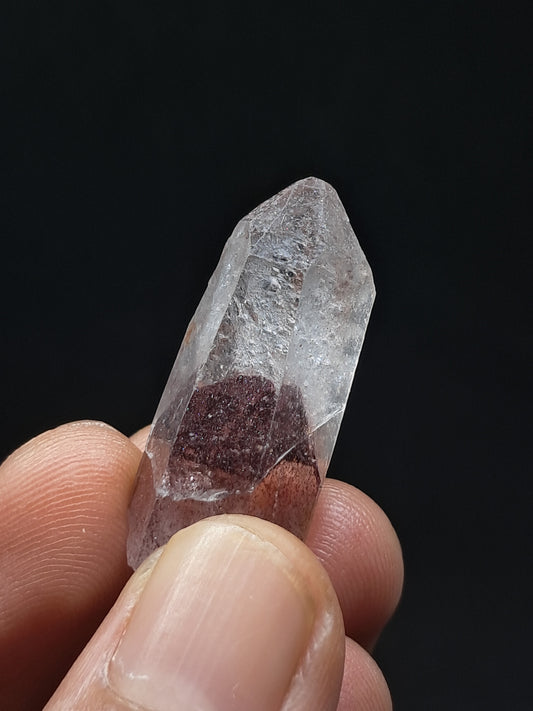 Punta de cristal natural de cuarzo fantasma hematita (Telangana) | Ejemplar mineral n.° HPQ30