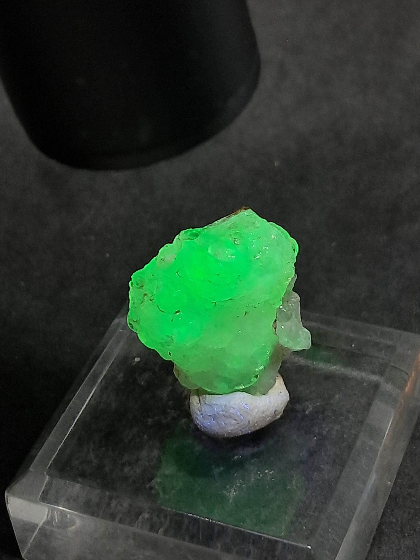 Ópalo hialita reactivo a los rayos UV (México), piedra de cristal en bruto | Ejemplar mineral n.° OH9