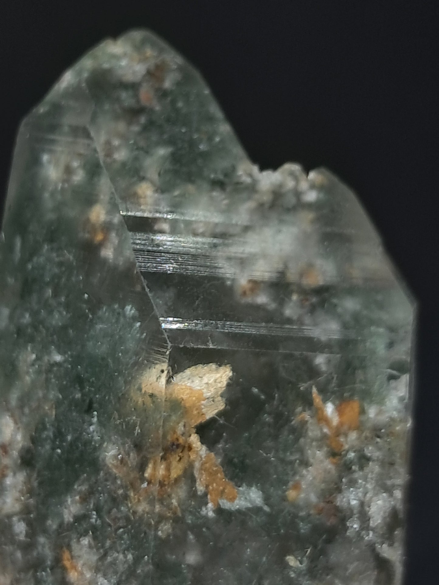 Punta Natural de Cuarzo Clorita (Kullu) | Cristal Chamánico Jardín #CQ62