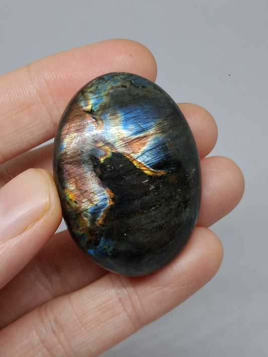 Labradorite Palmstone | Natural Polished Crystal Stone | Blue, Yellow, Pink Flash | Good Iridiscence #LB1