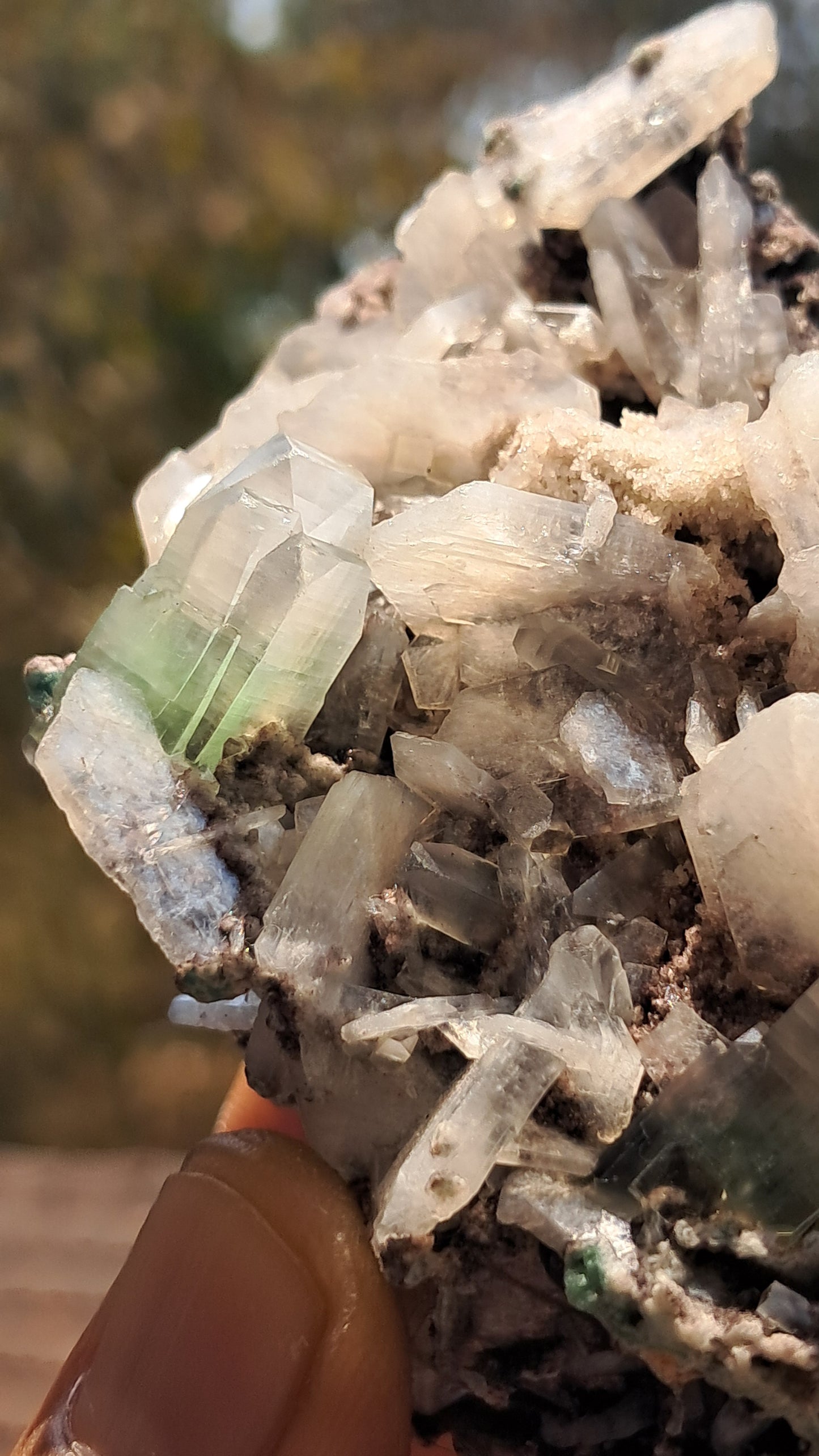 Apofilita Verde (Fluorapofilita) con Estilbita en Matriz (Ajanta) Cristal Natural | Muestra Mineral #GA17