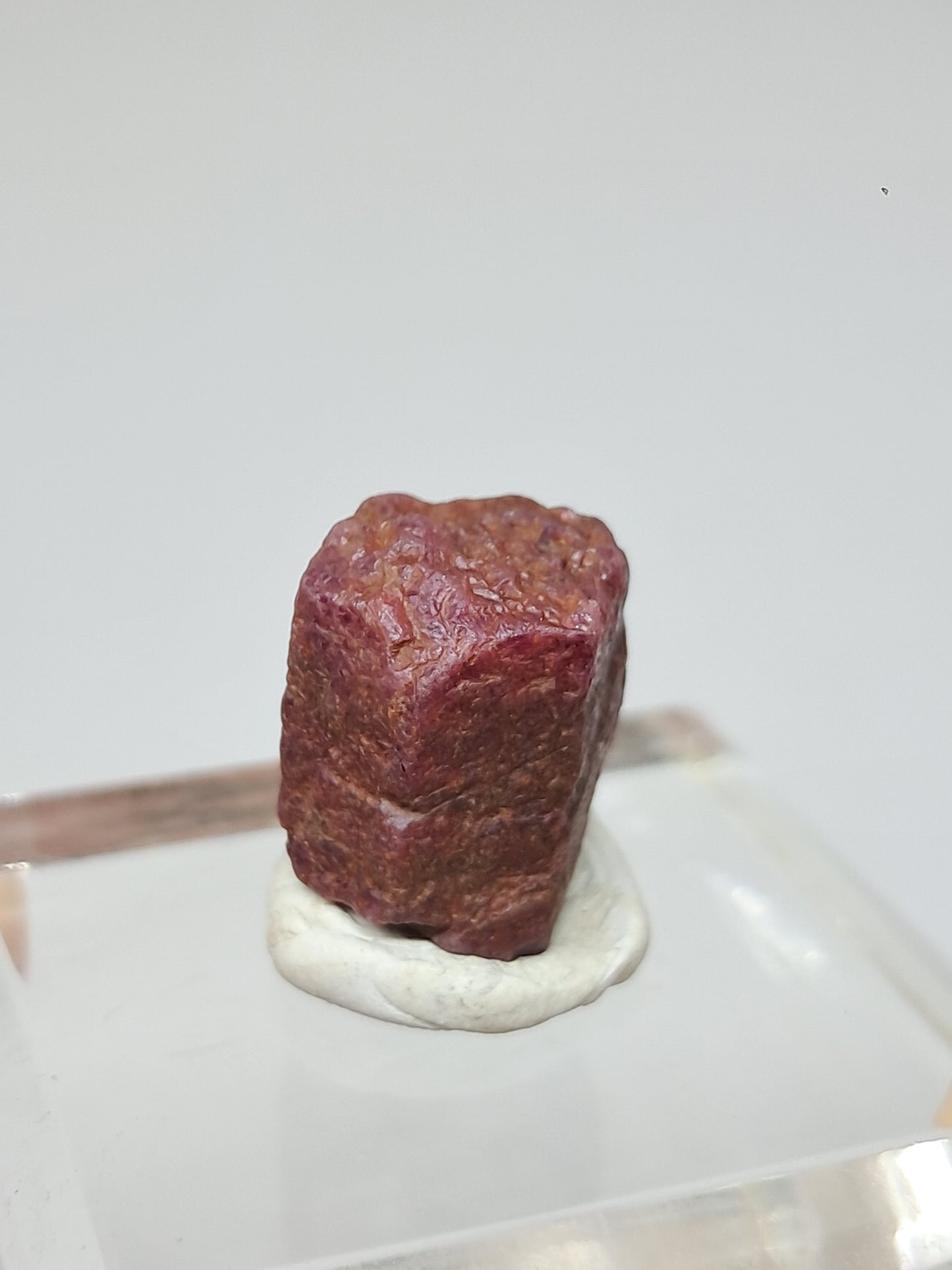 Cristal de rubí en bruto (Tamil Nadu) Piedra natural | Muestra de mineral #RB34