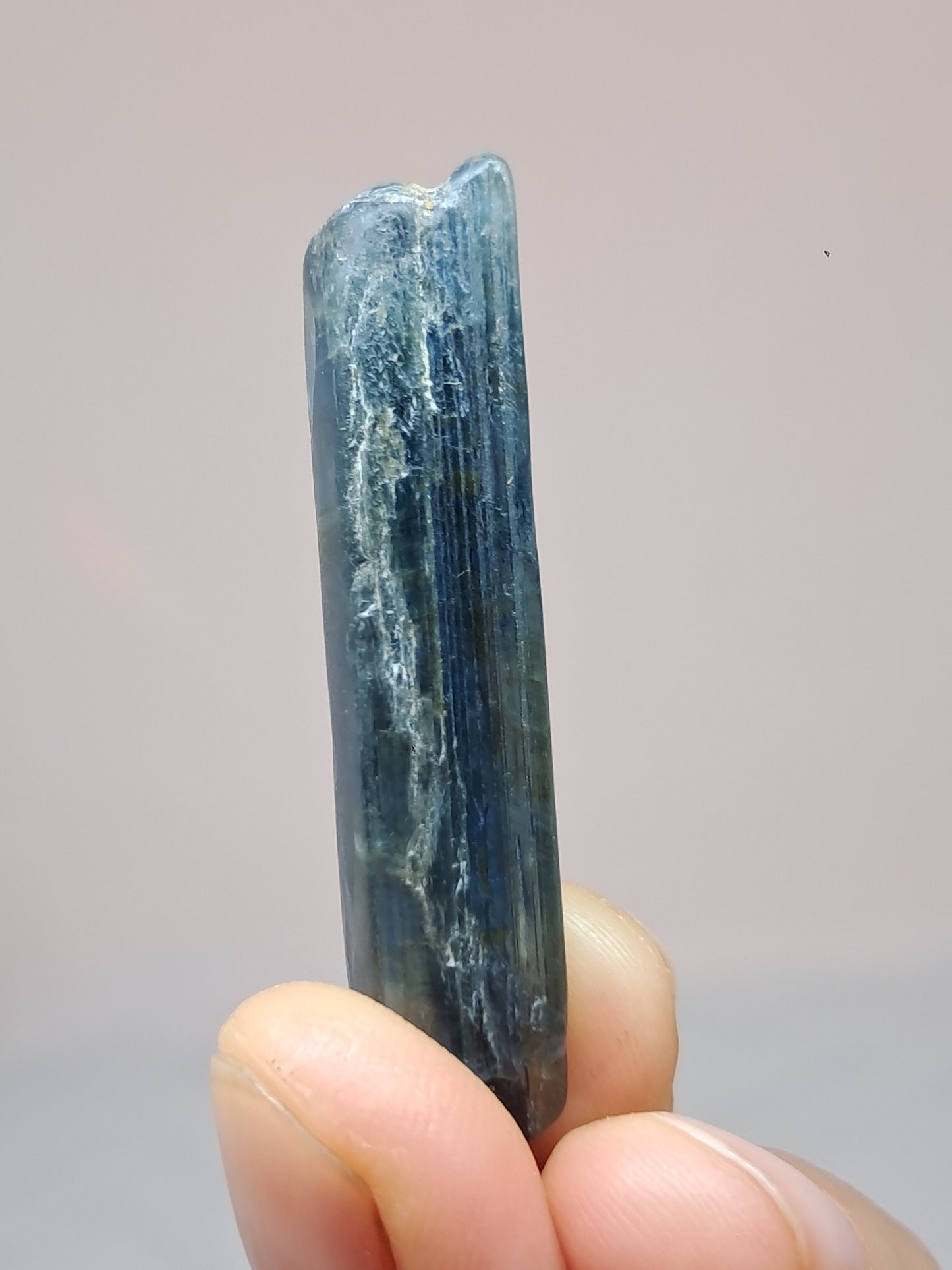 Piedra natural cianita azul (Nepal) n.° KY23