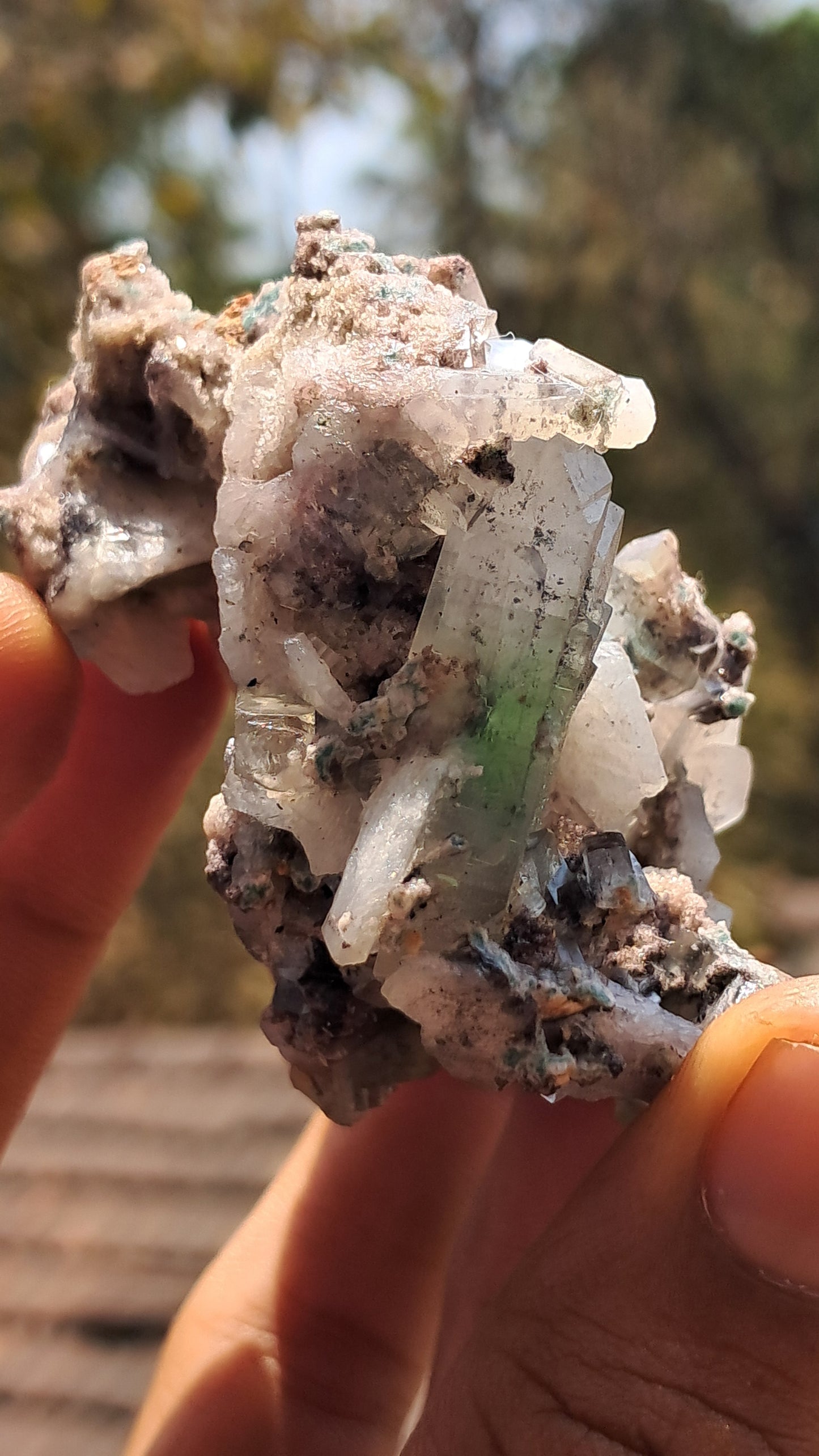 Apofilita Verde (Fluorapofilita) con Estilbita en Matriz (Ajanta) Cristal Natural | Muestra Mineral #GA16