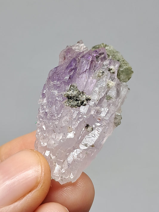 Amatista en racimo (Karur) | Cristal en bruto | Piedra natural | Ejemplar mineral n.° KA139