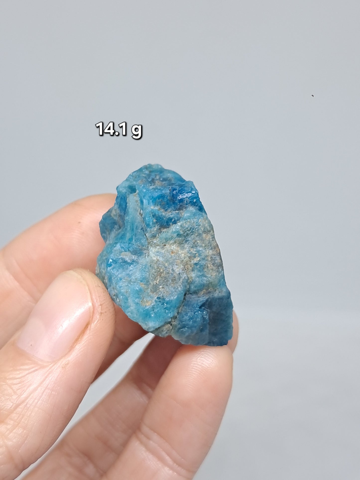 Apatita azul cristalina en bruto (Madagascar) Piedra natural n.° AP6