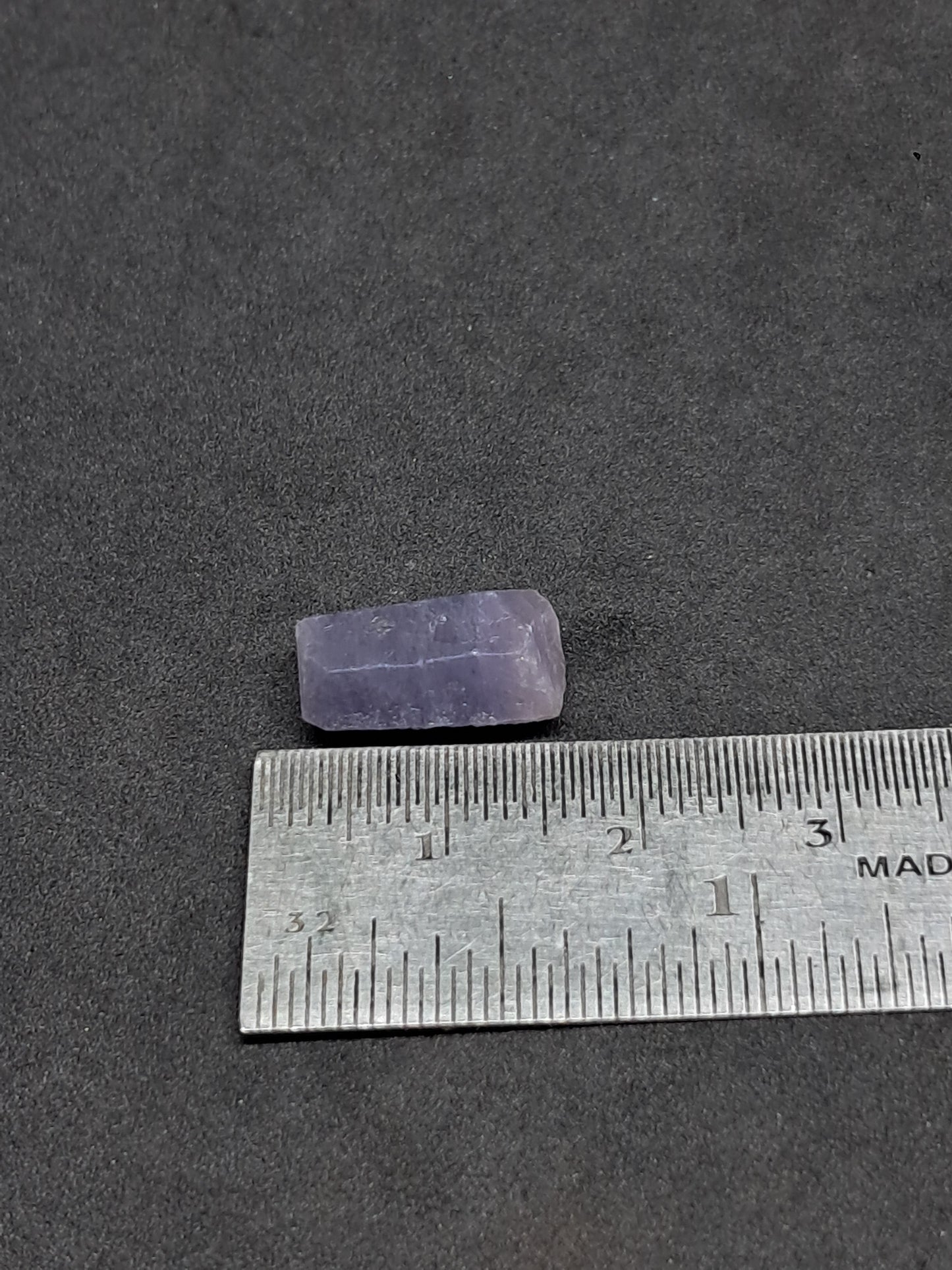 Zafiro natural (Madagascar) en bruto | Ejemplar mineral n.° SP43