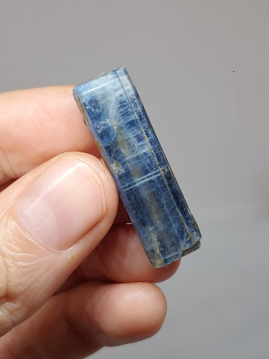 Piedra natural cianita azul (Nepal) n.° KY19