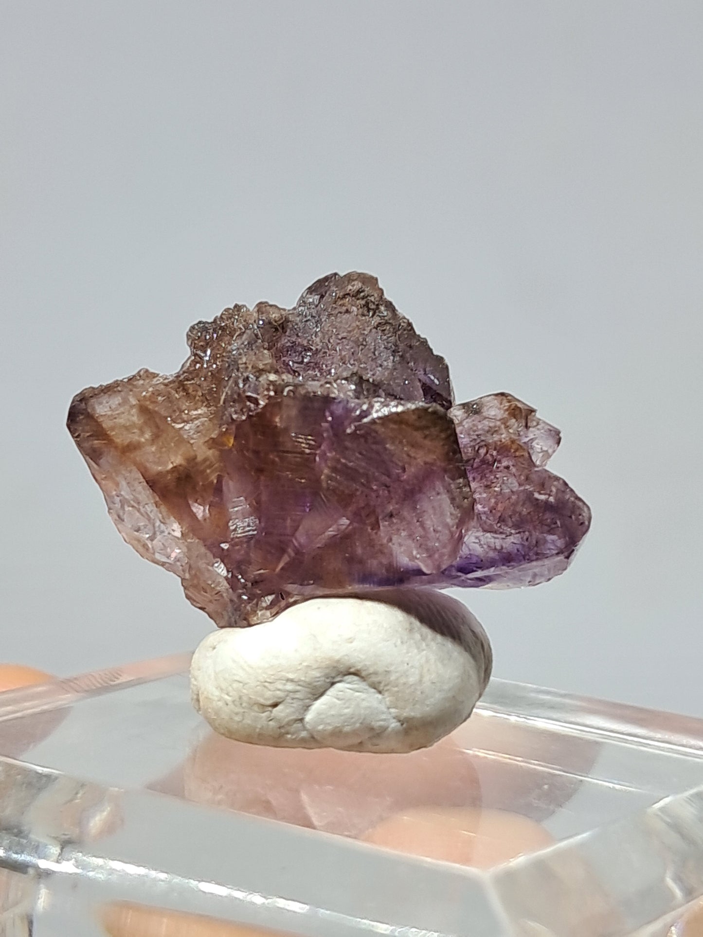 Cúmulo de amatista cetro con inclusiones Super Seven y formación de panal (Karur) | Cristal en bruto | Piedra natural | Ejemplar mineral n.° KA135