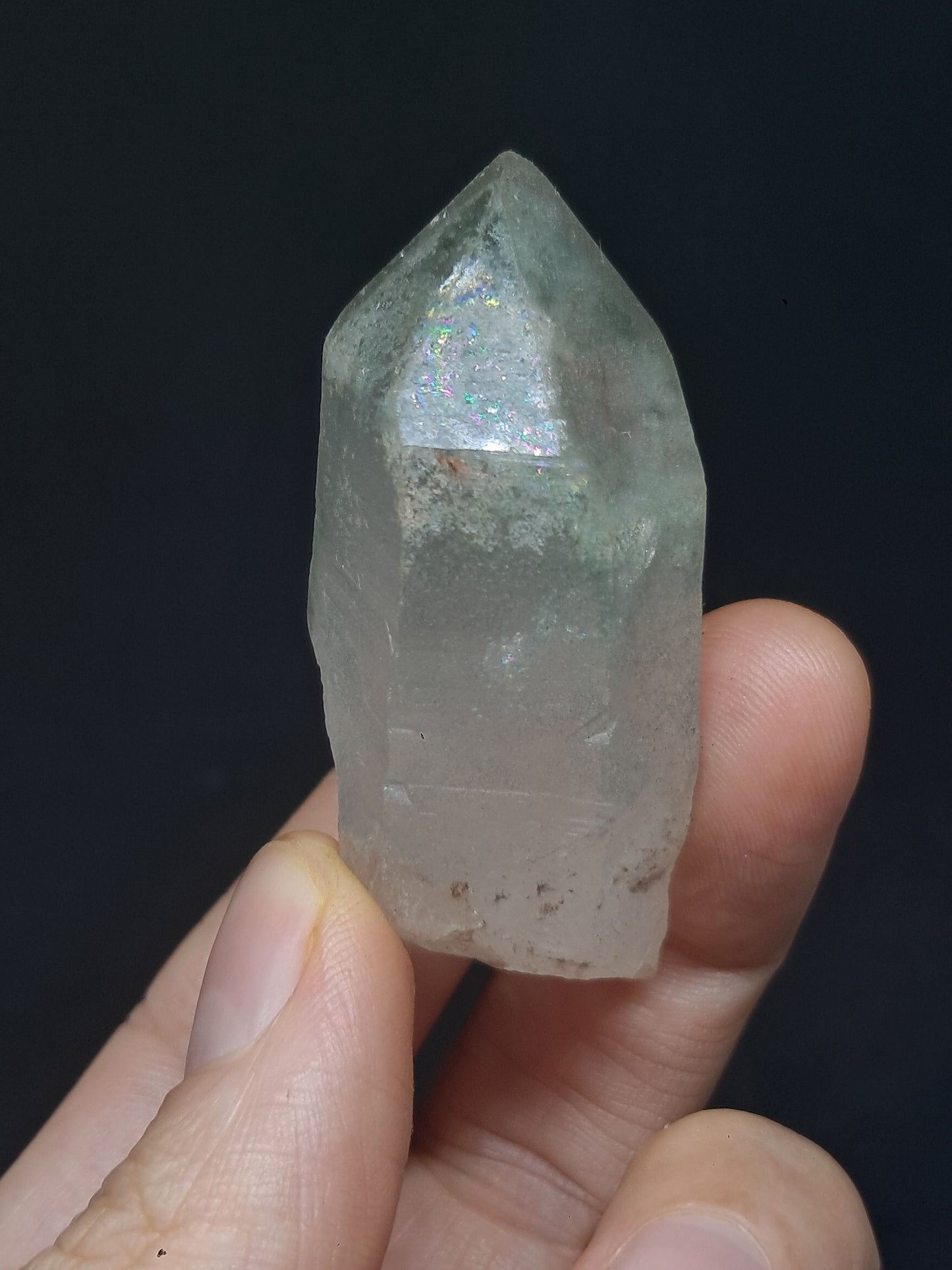 Punta Natural de Cuarzo Fantasma de Clorita (Kullu) | Cristal Chamánico de Jardín #CQ73