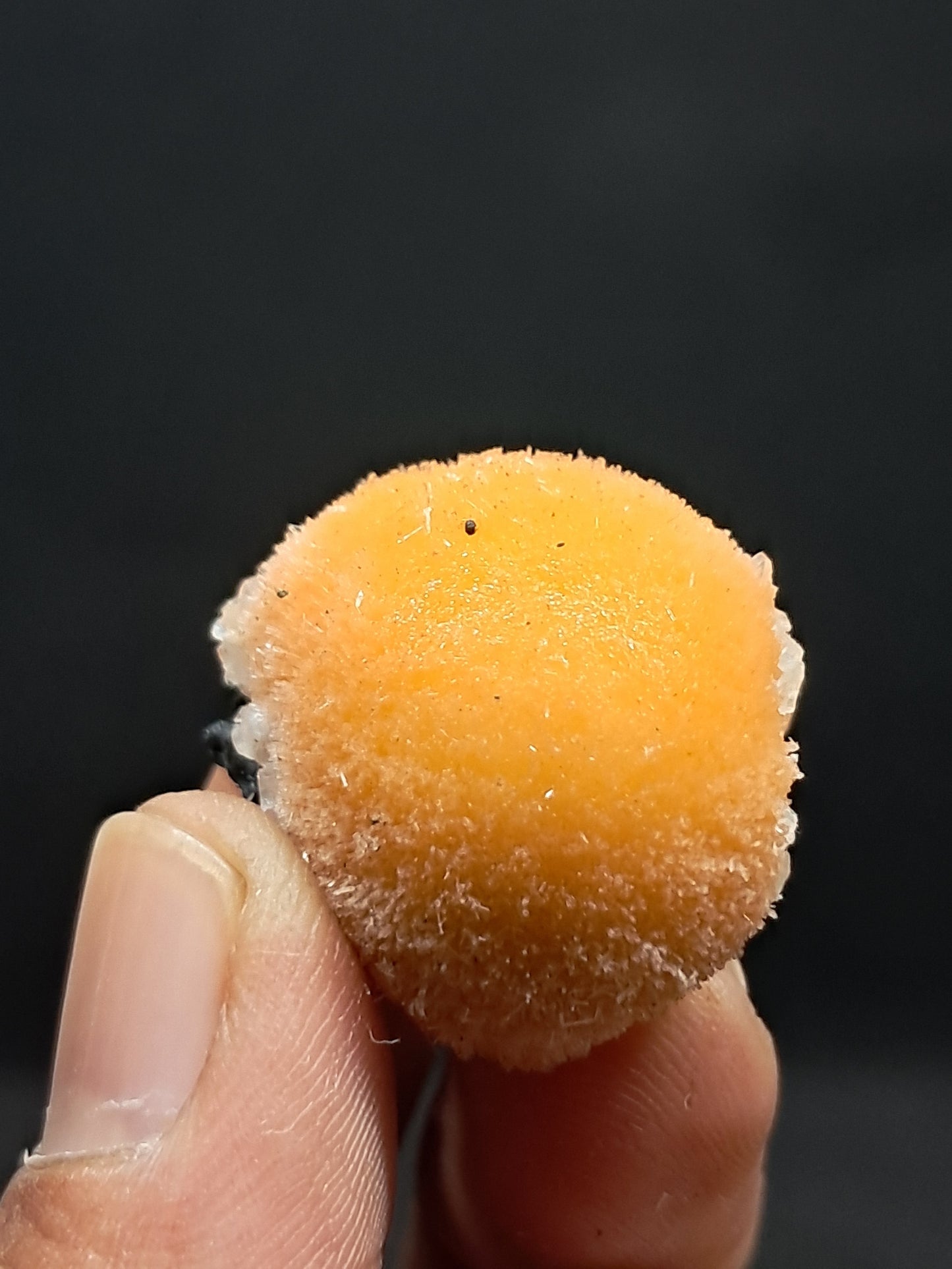 Muestra de mineral de Thomsonita con mesolita (Madhya Pradesh) | Zeolita n.° THM8