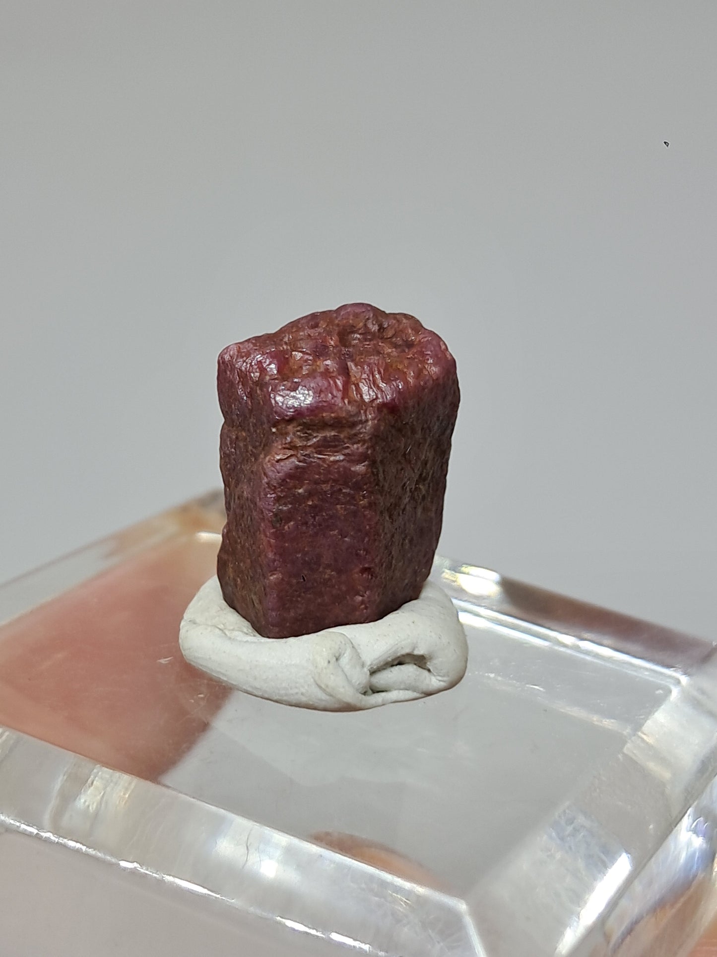 Cristal de rubí en bruto (Tamil Nadu) Piedra natural | Muestra de mineral #RB34