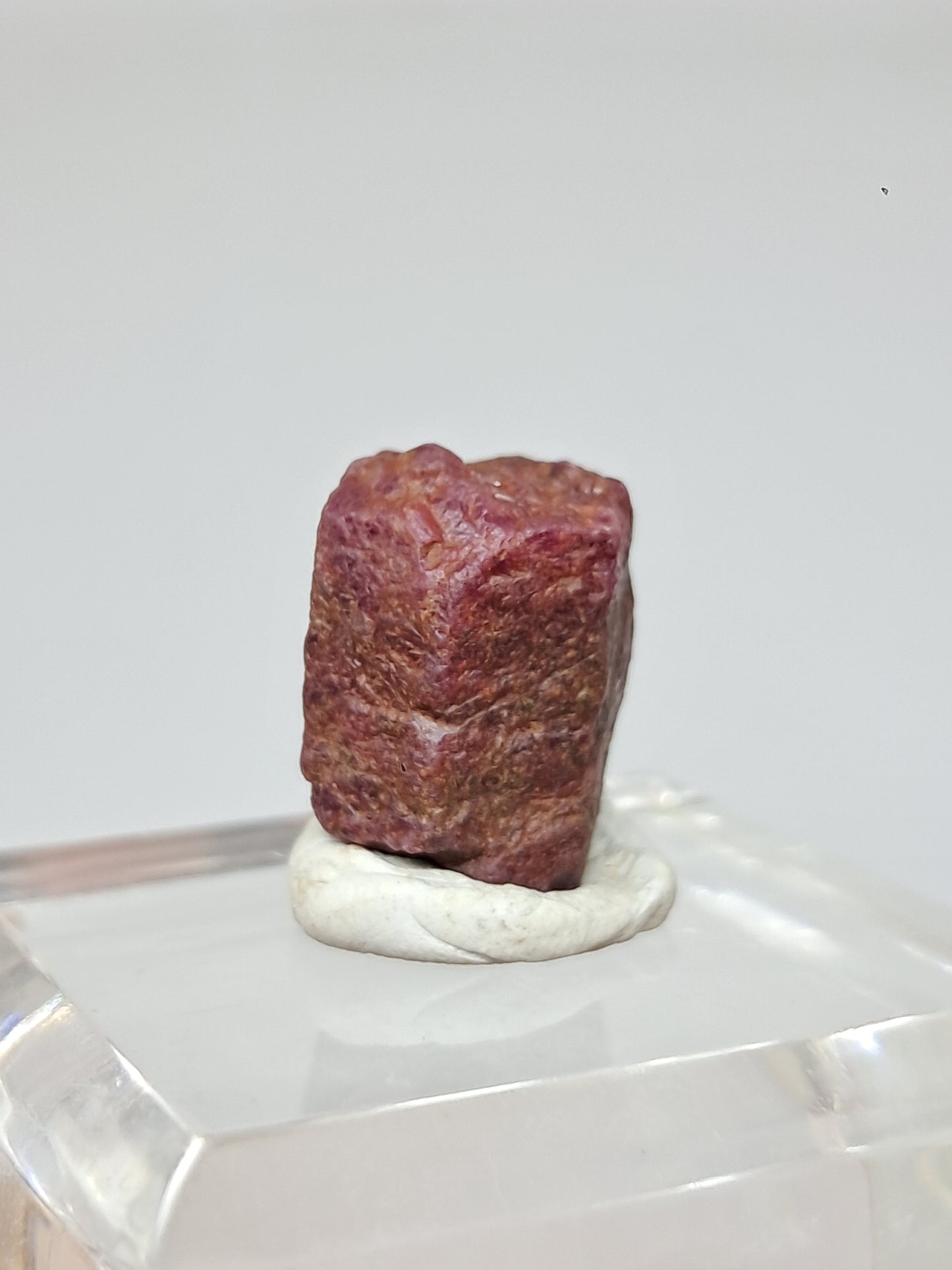 Cristal de rubí en bruto (Tamil Nadu) Piedra natural | Muestra de mineral #RB34
