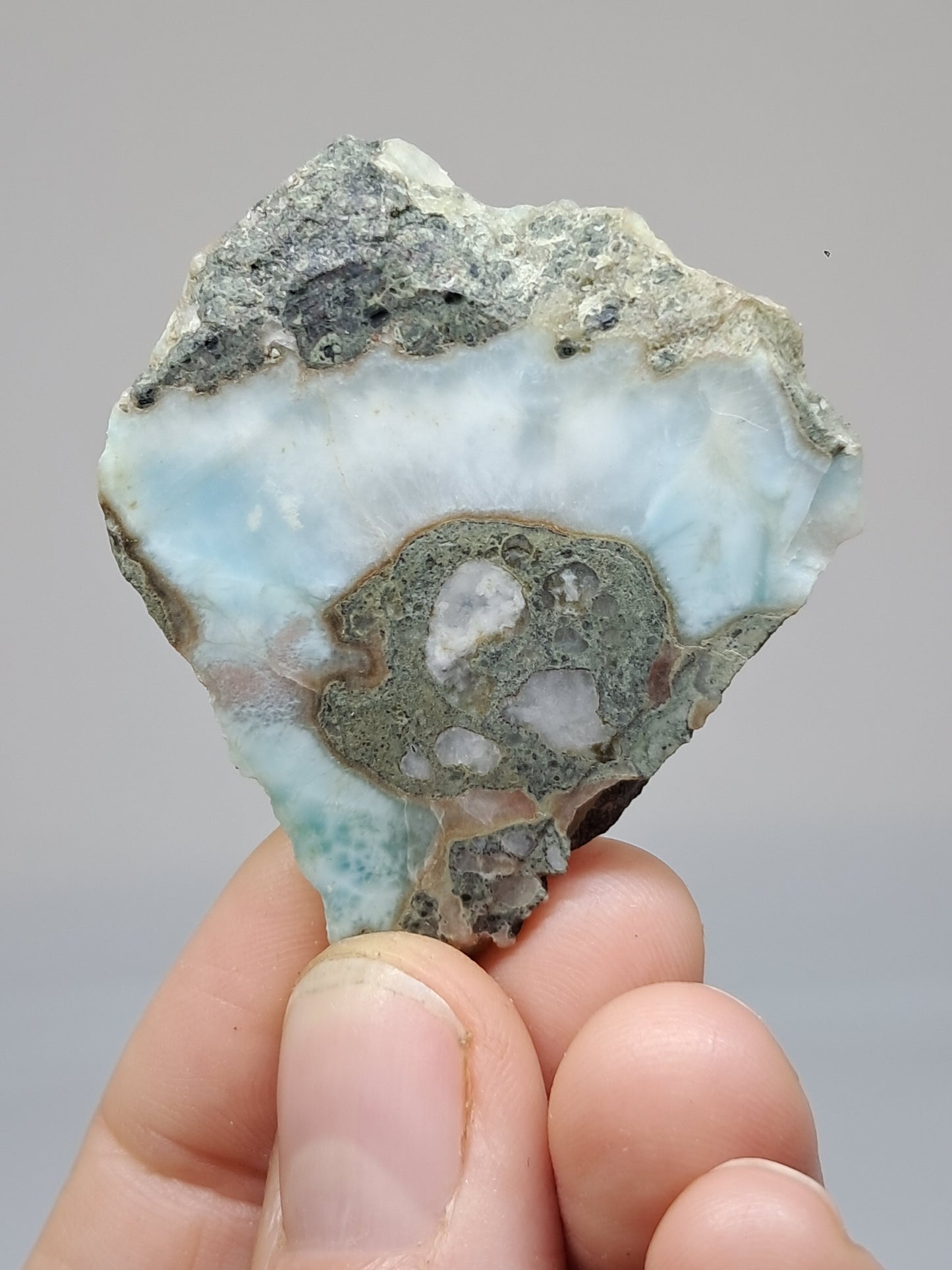 Larimar en rebanadas (República Dominicana) Piedra en bruto | Roca natural n.° LM23