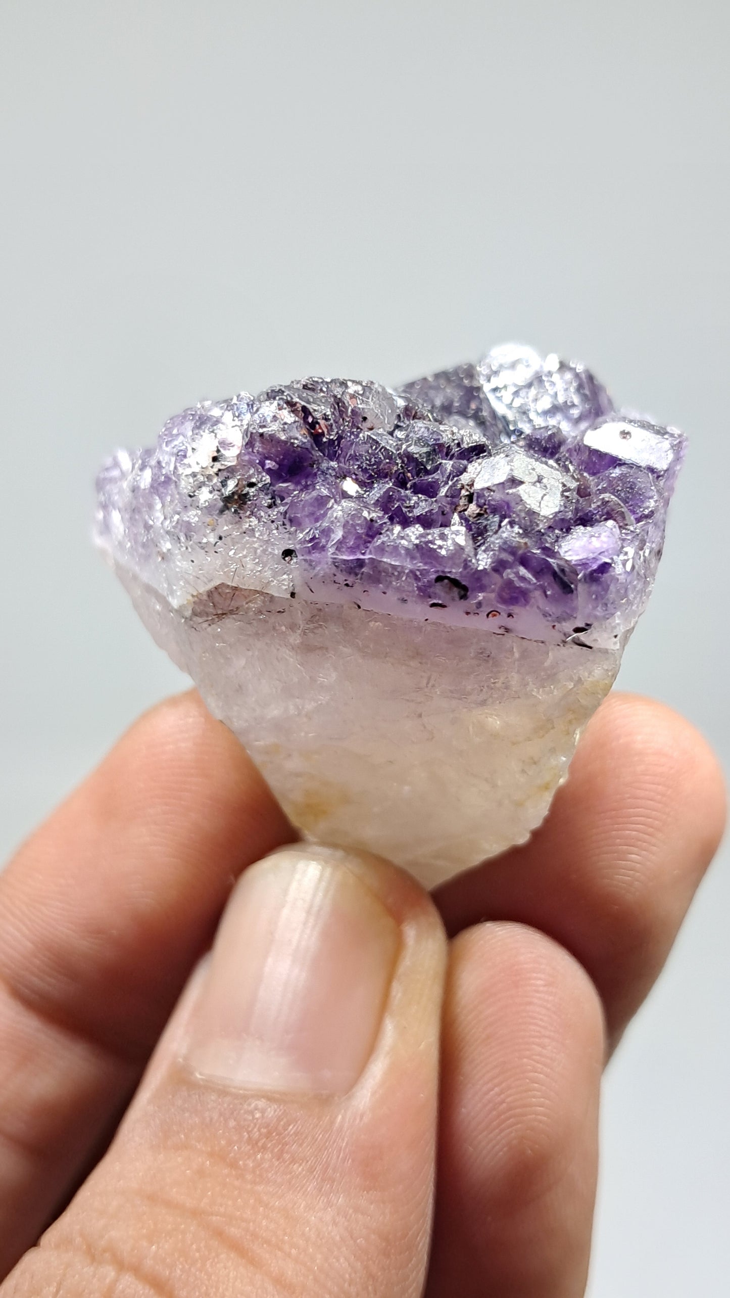 Amatista Elestial Morado Profundo | Inclusiones de Hematita Goethita Rutilo | Cristal Natural | Espécimen Mineral #KA198