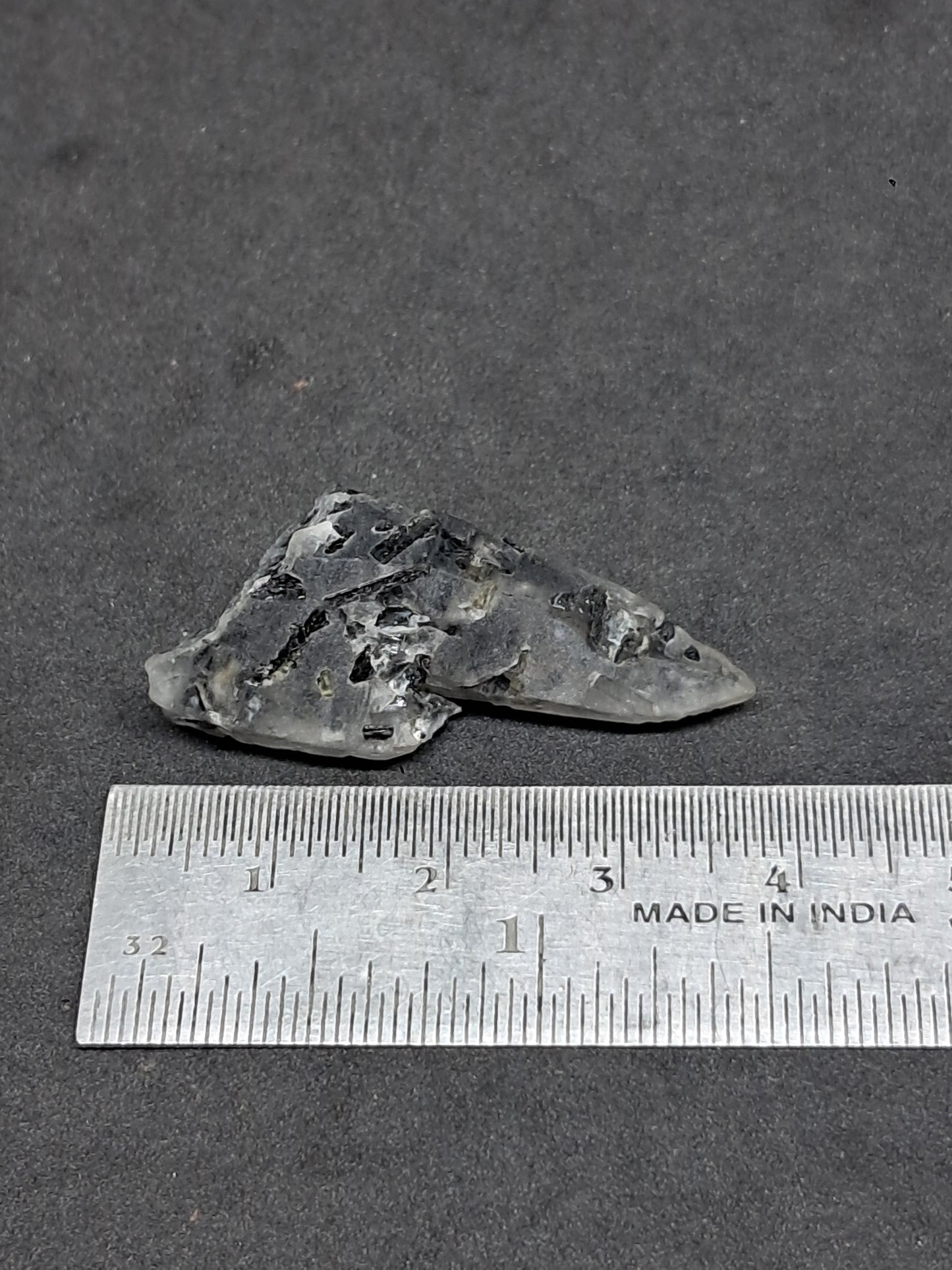 Punta de cuarzo turmalinado (Karur) Cristal natural | Muestra de mineral #TQ30