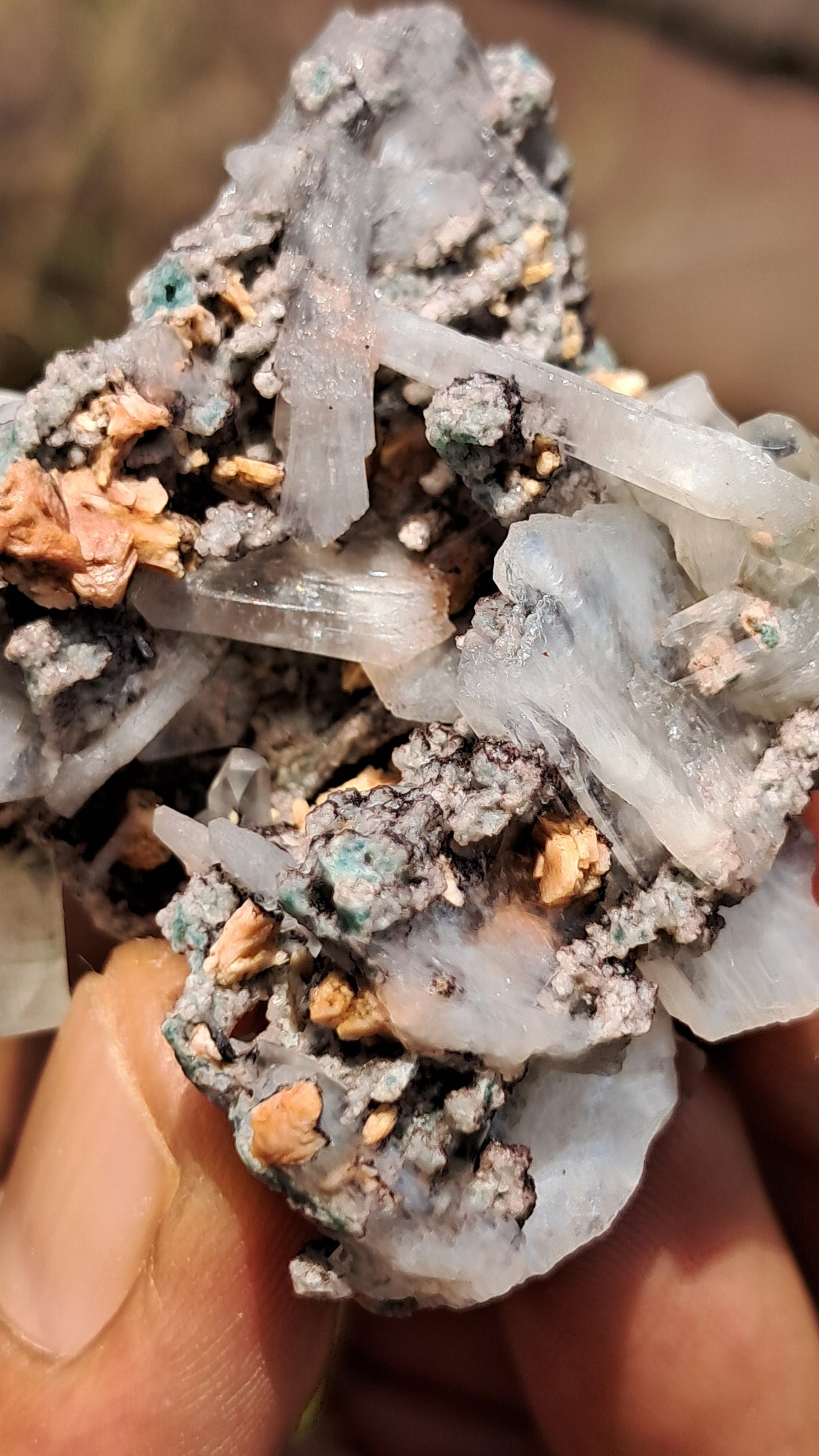 Apofilita Verde (Fluorapofilita) con Estilbita sobre Matriz (Ajanta) Cristal Natural | Muestra Mineral #GA18